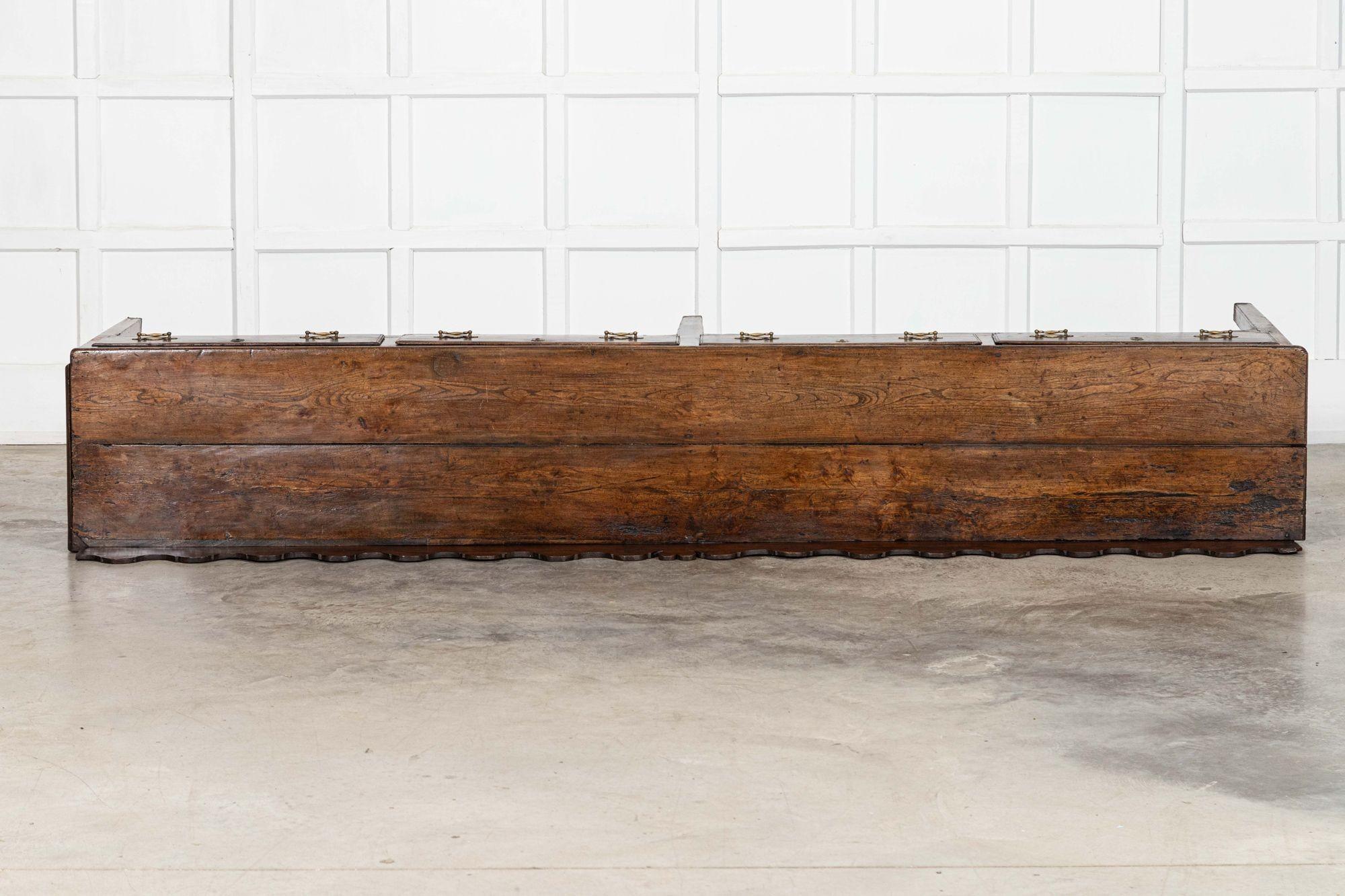 Monumental English 19thC Oak Vernacular Dresser Base in vendita 1