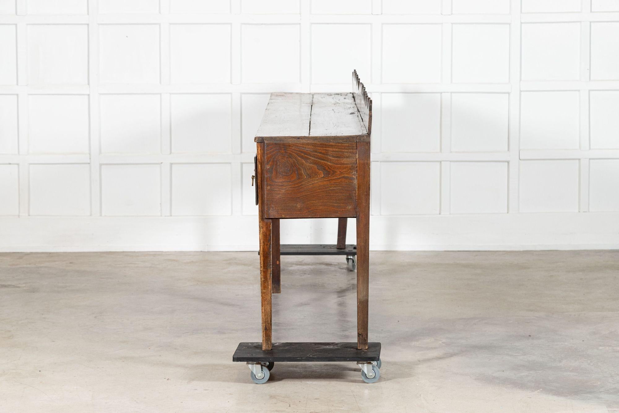 Monumental English 19thC Oak Vernacular Dresser Base in vendita 2