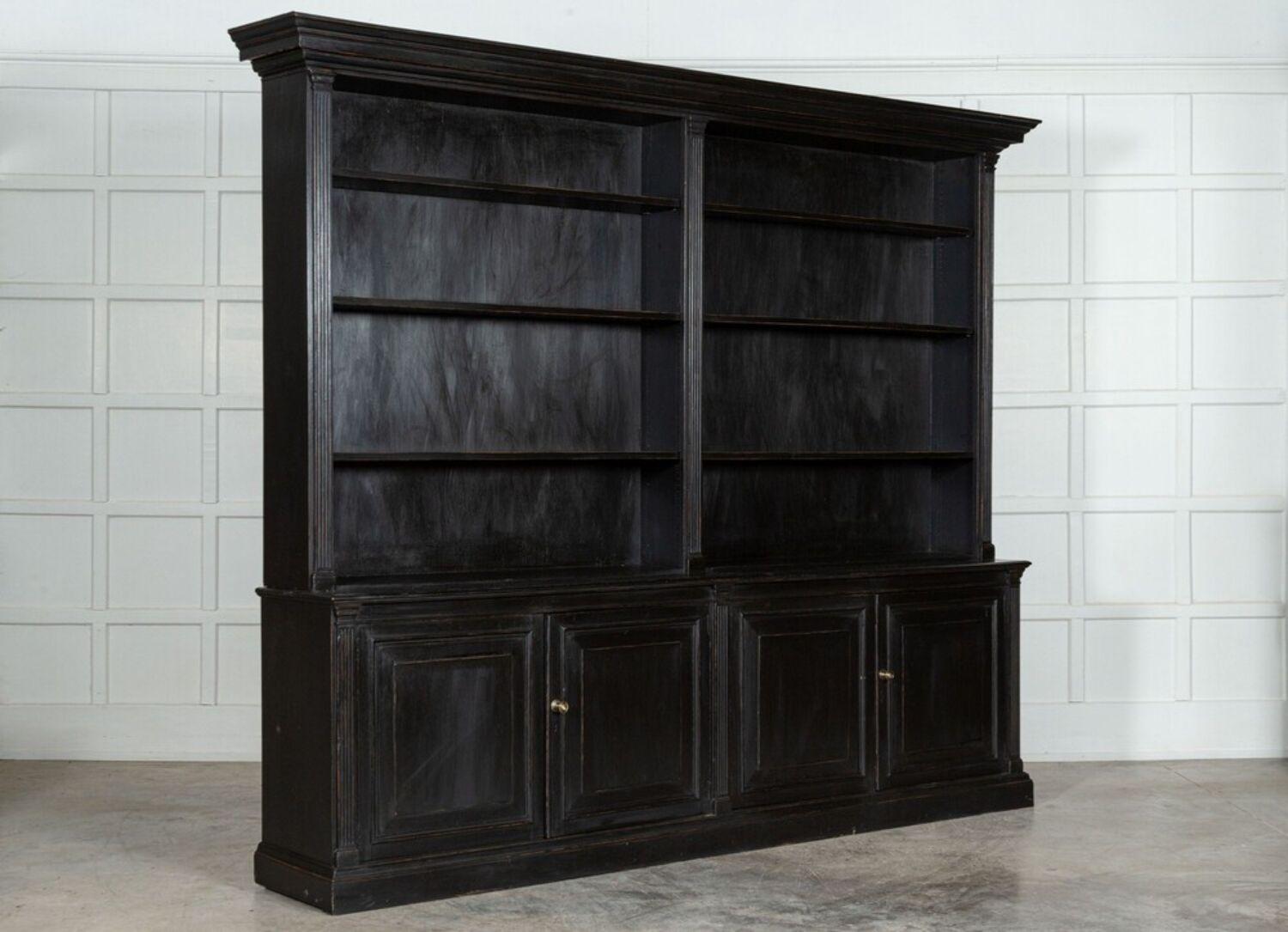Monumental English Ebonised Oak Breakfront Bookcase In Good Condition For Sale In Staffordshire, GB