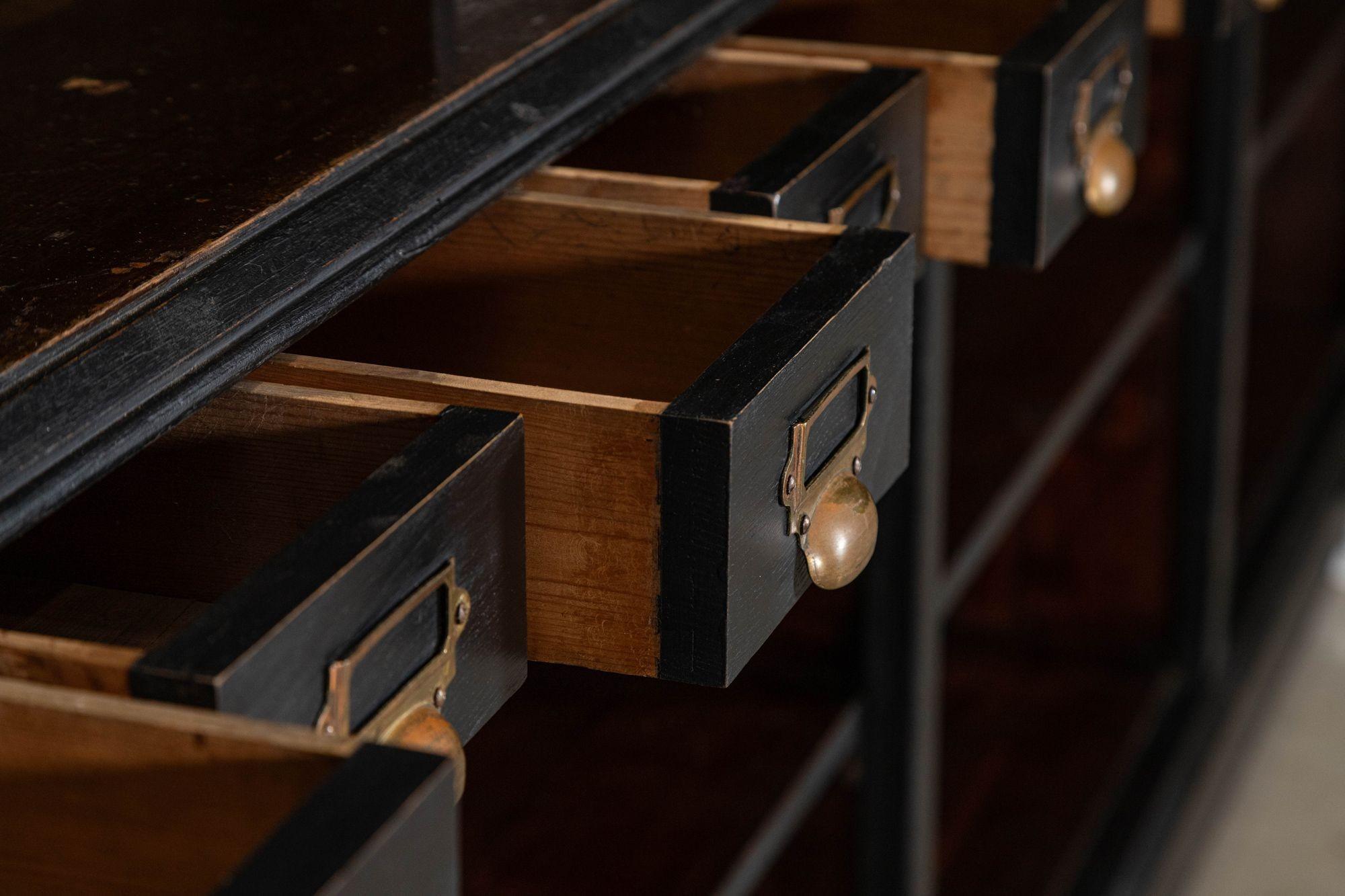 Monumentale espositore da negozio inglese in Oak ebanizzato in vendita 5