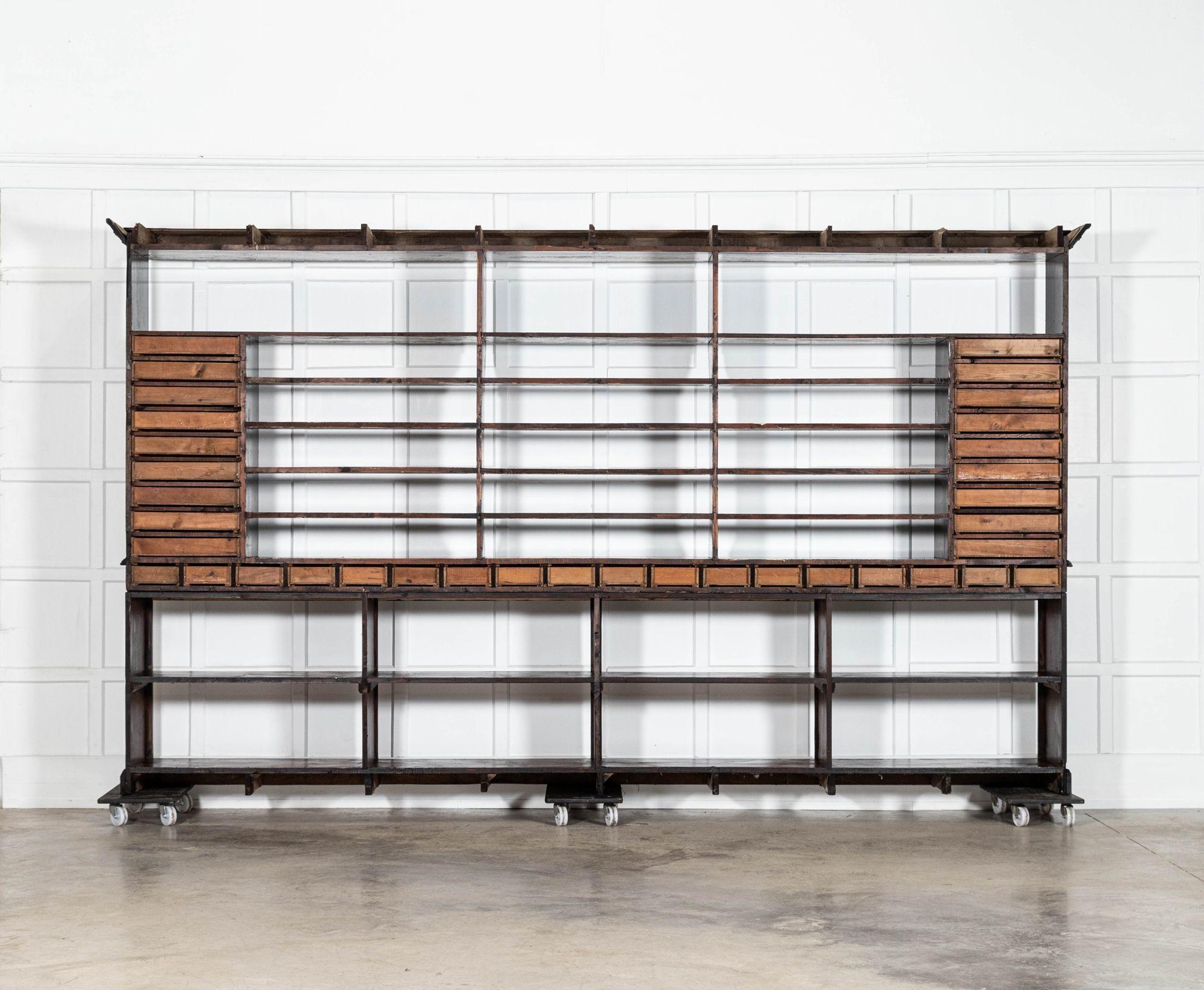 Monumentale espositore da negozio inglese in Oak ebanizzato in vendita 15