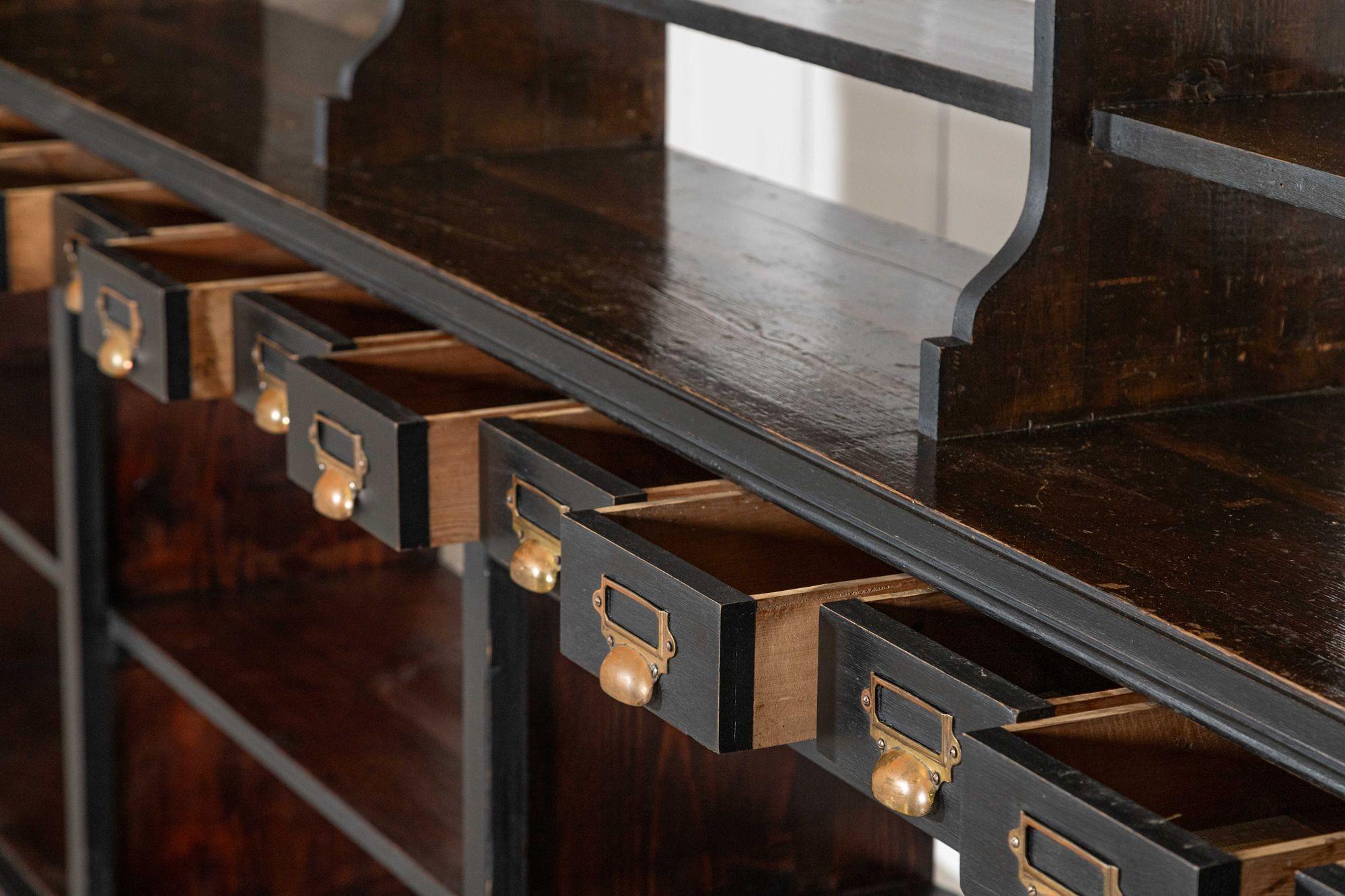 Monumentale espositore da negozio inglese in Oak ebanizzato in vendita 3