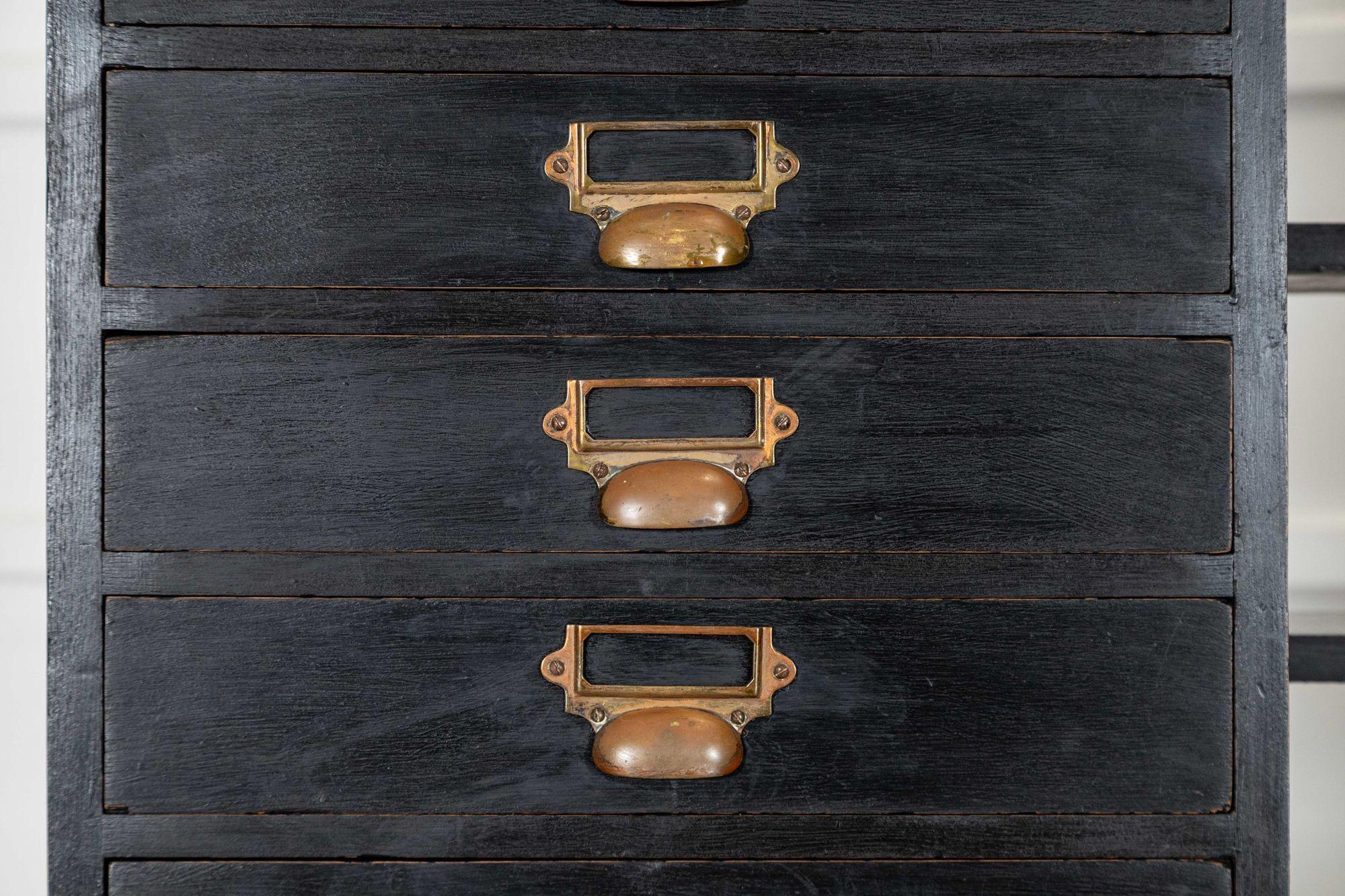 Monumentale espositore da negozio inglese in Oak ebanizzato in vendita 4