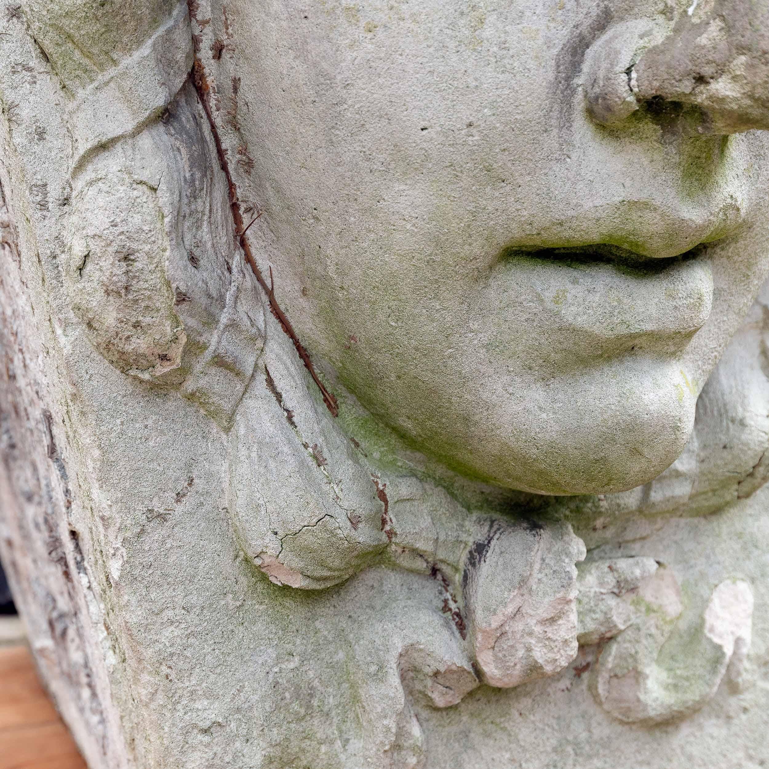 Monumental English Edwardian Portland Stone Keystone In Fair Condition For Sale In London, GB