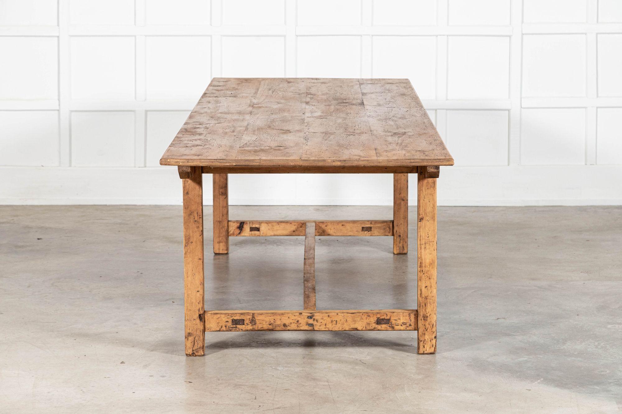 Monumental English Farmhouse Table In Good Condition For Sale In Staffordshire, GB