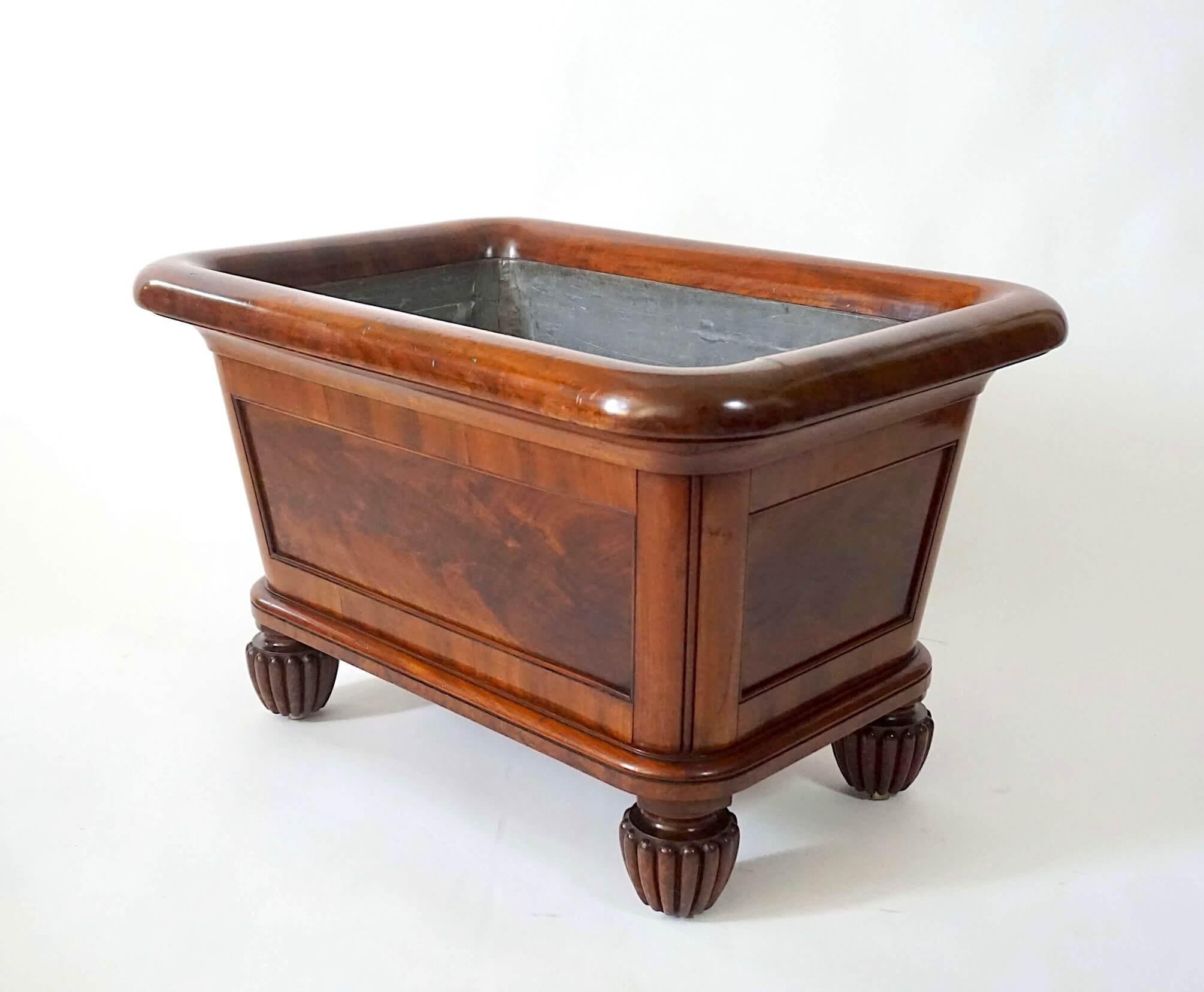 Monumental English Regency Mahogany Champagne Cooler or Log Bin, circa 1830 For Sale 4