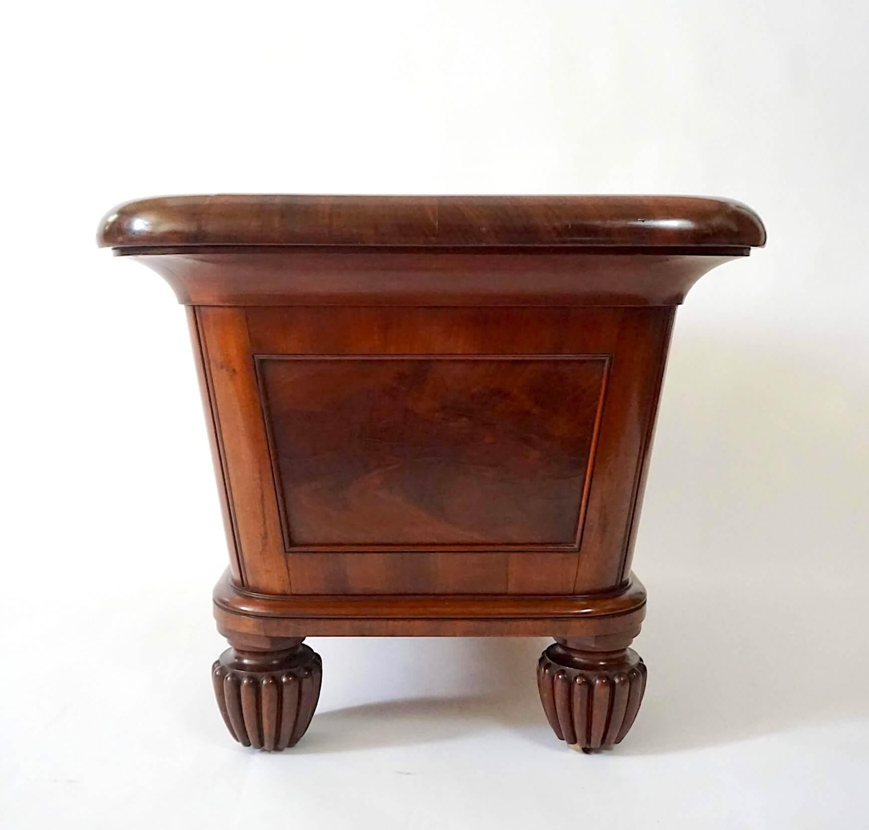 Monumental English Regency Mahogany Champagne Cooler or Log Bin, circa 1830 For Sale 9