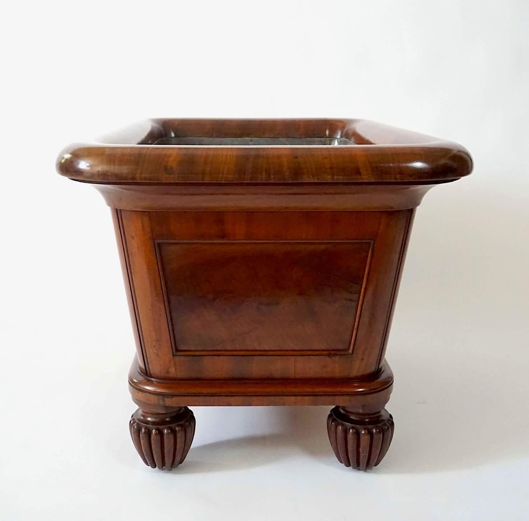 Monumental English Regency Mahogany Champagne Cooler or Log Bin, circa 1830 For Sale 3