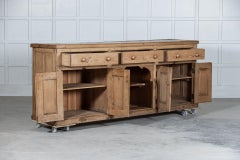 Monumentale base per cassettiera inglese del XIX secolo di proprietà