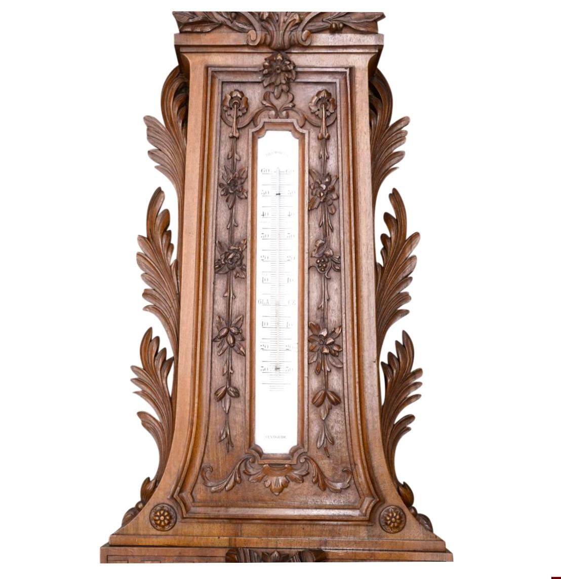 Forêt-Noire Baromètre et thermomètre monumental européen en bois sculpté en vente