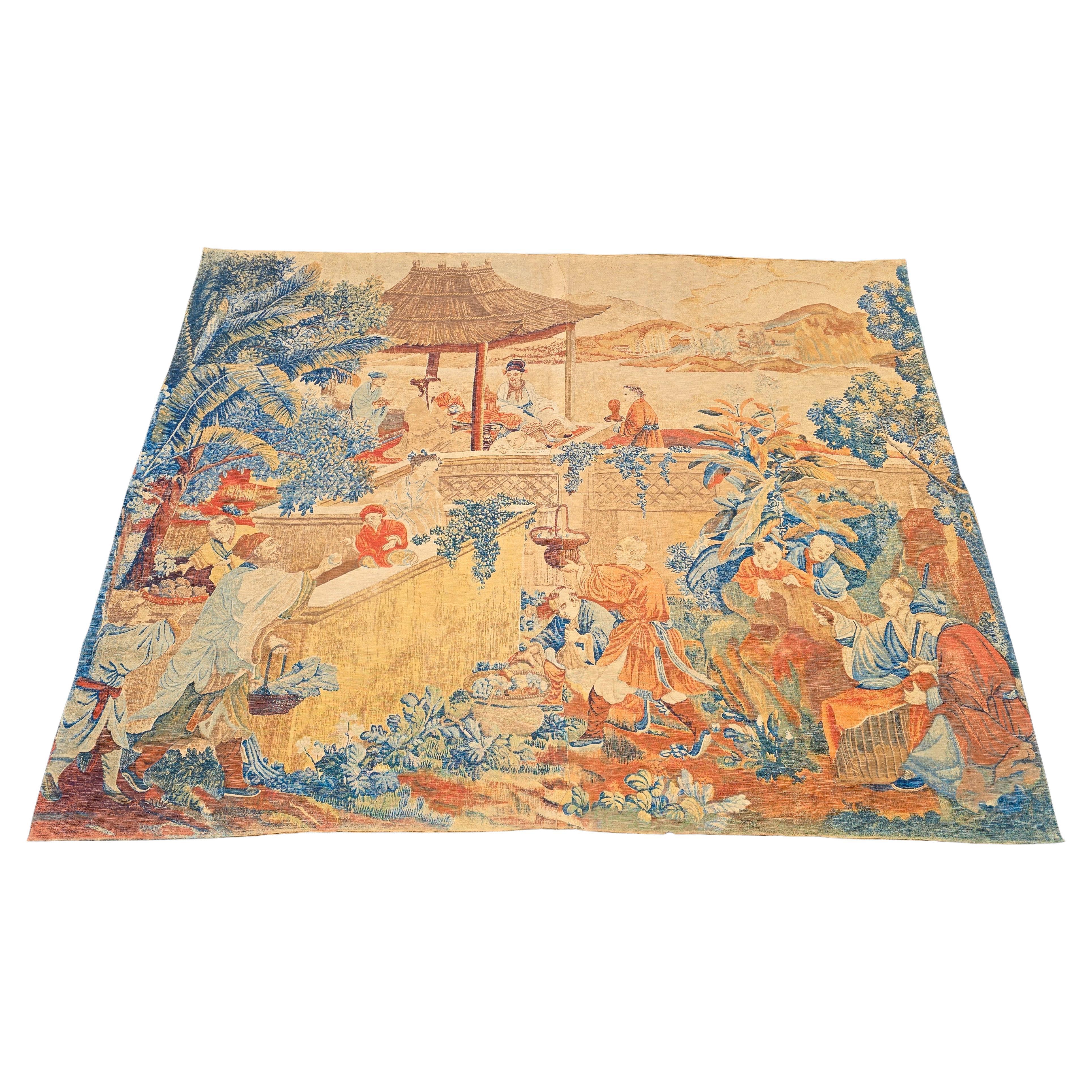 Monumentaler europäischer Chinoiserie-Wandteppich, handbemaltes Textil, um 1900-1930 im Angebot