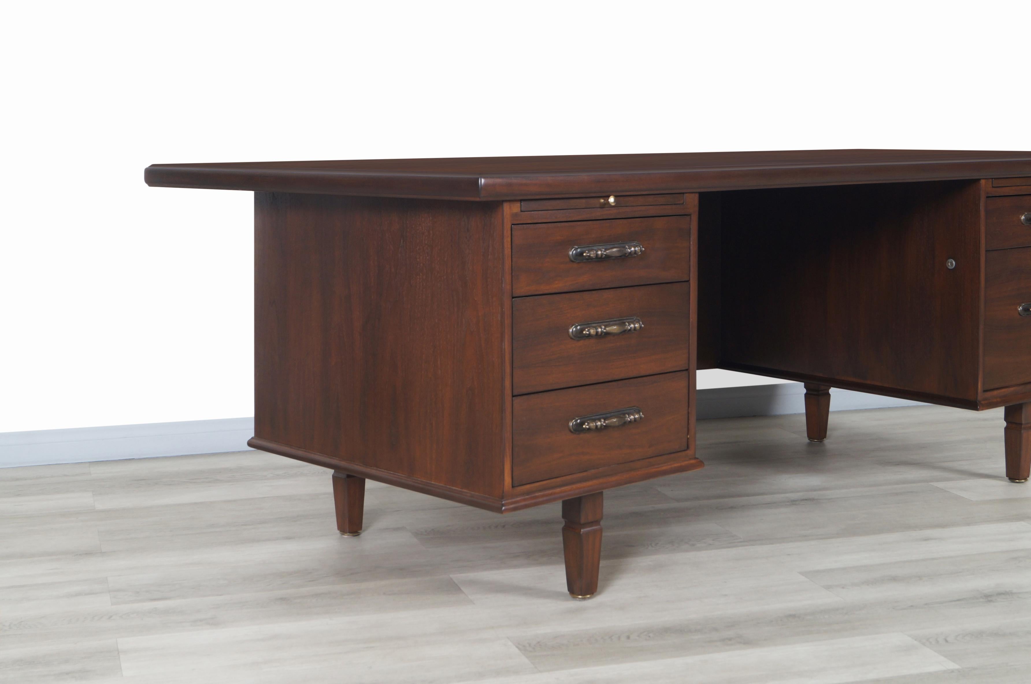 Monumental Executive Walnut Desk by Monteverdi Young In Excellent Condition In North Hollywood, CA