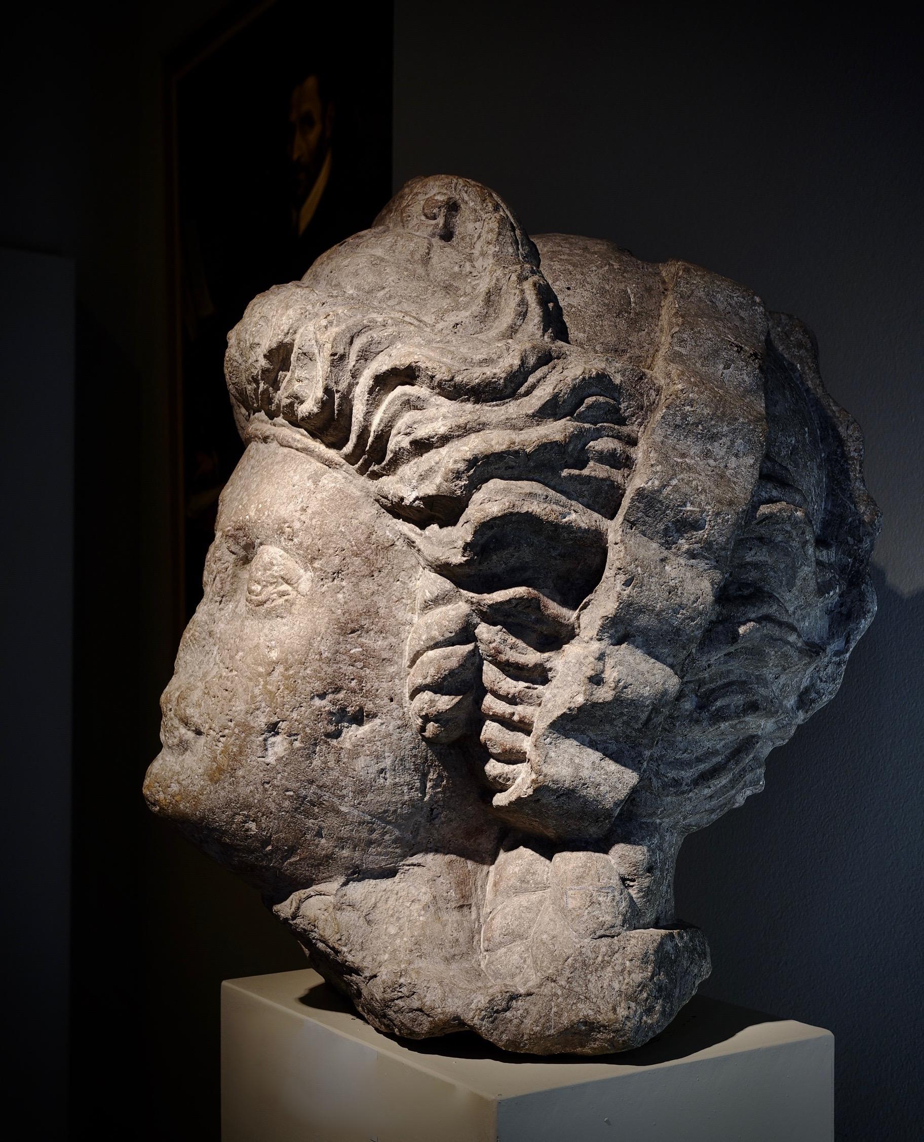 Greco Roman Monumental Feminine Head - Roman Empire - 3rd-4th Century Ad For Sale