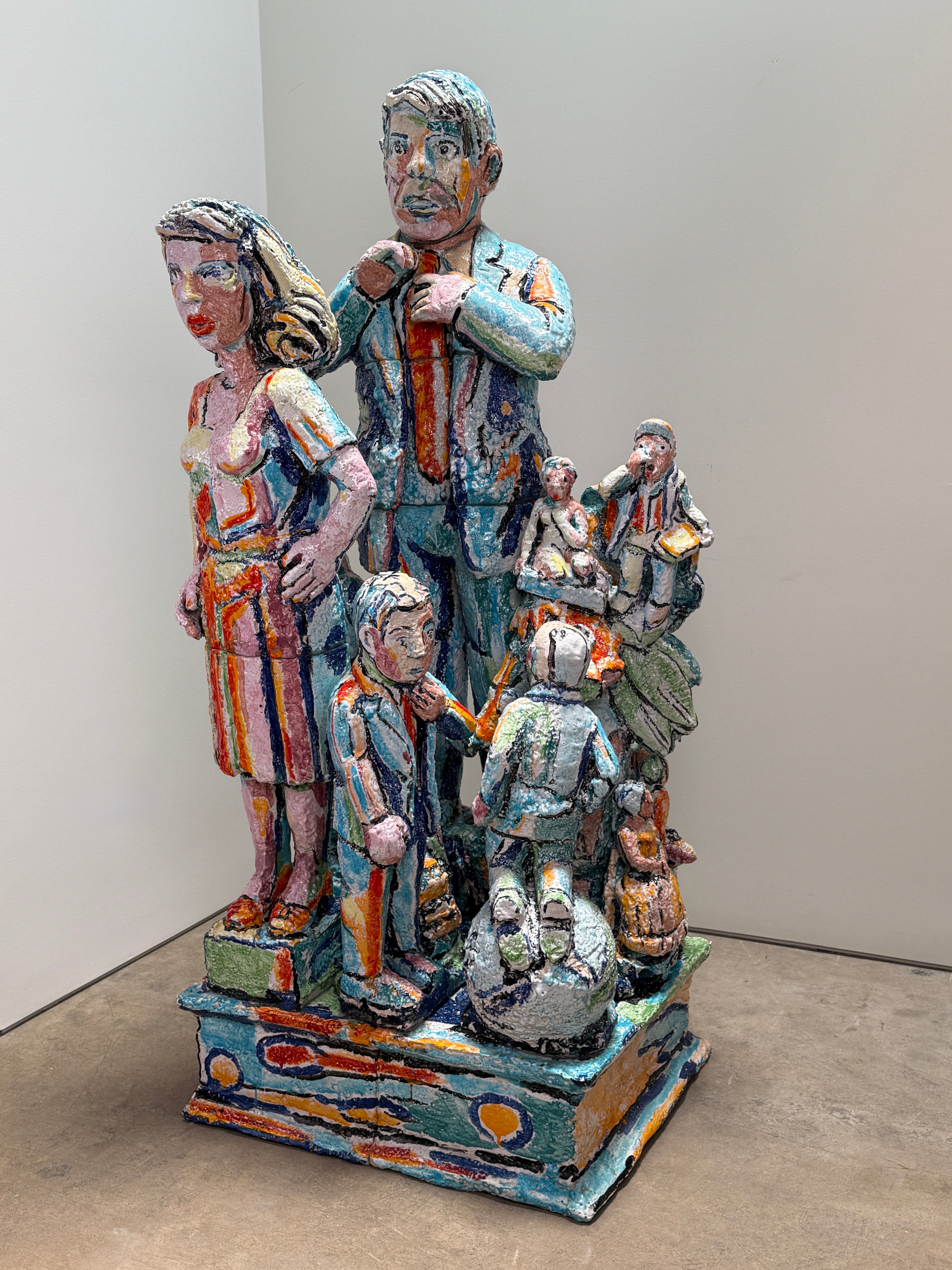 Cuit Sculpture monumentale de groupe familial par Viola Frey en vente