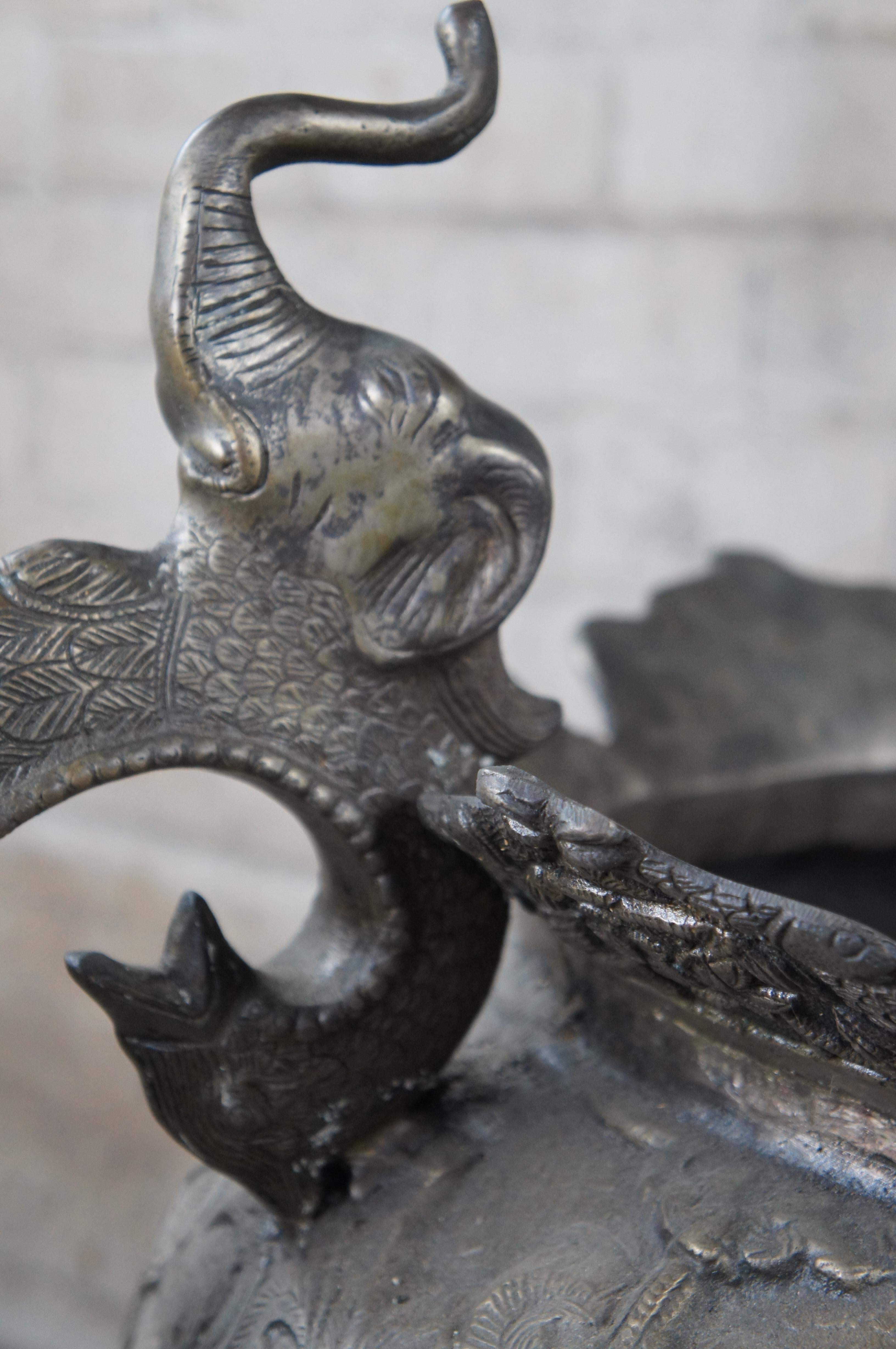 Monumentale Figural Indische Bronze Outdoor Elefant Pflanzer behandelt Boden Urne 35