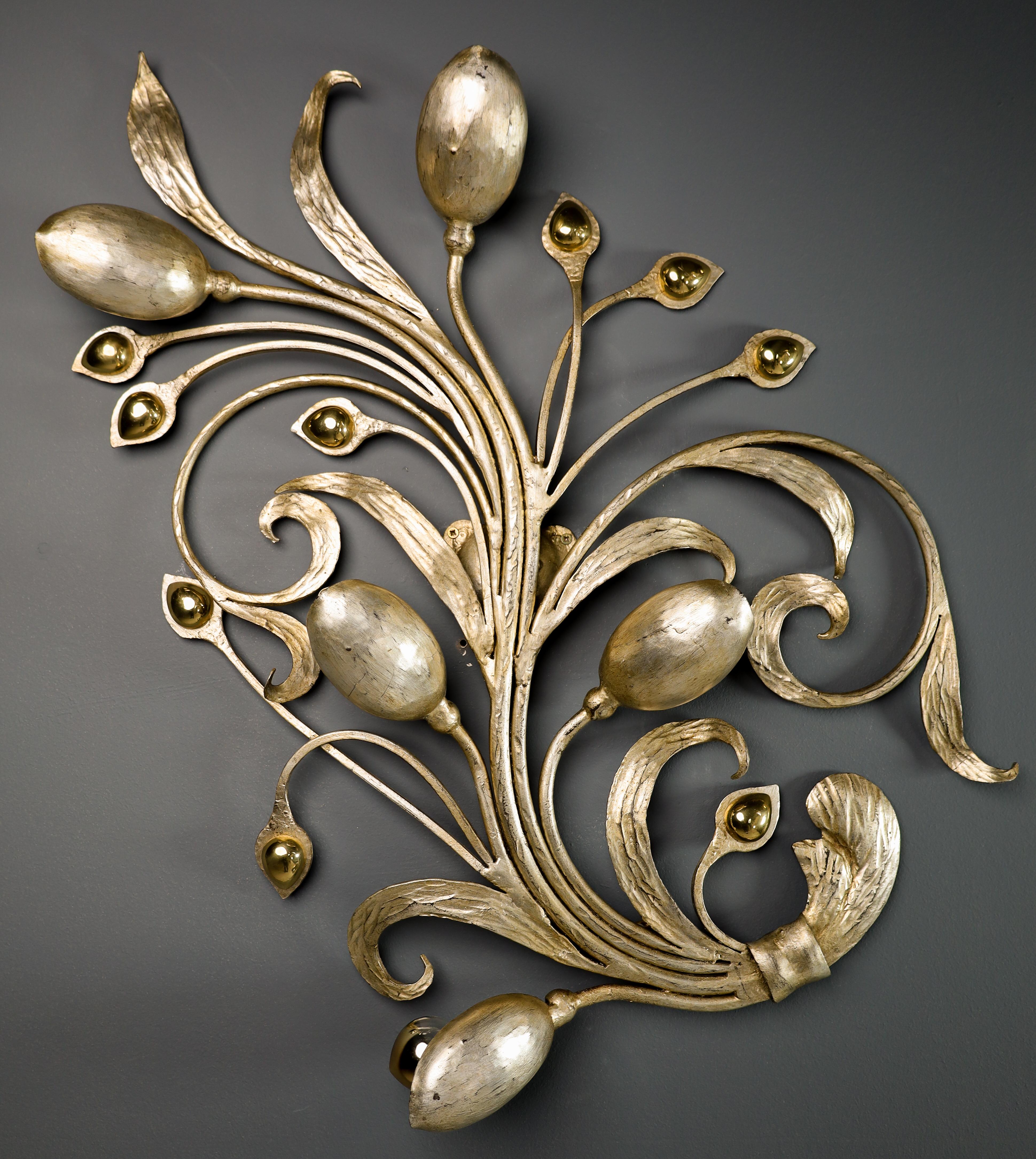 Mid-Century moderno Monumentale applique a foglie floreali in ottone / Sculture di Hans Möller Germania '60 in vendita