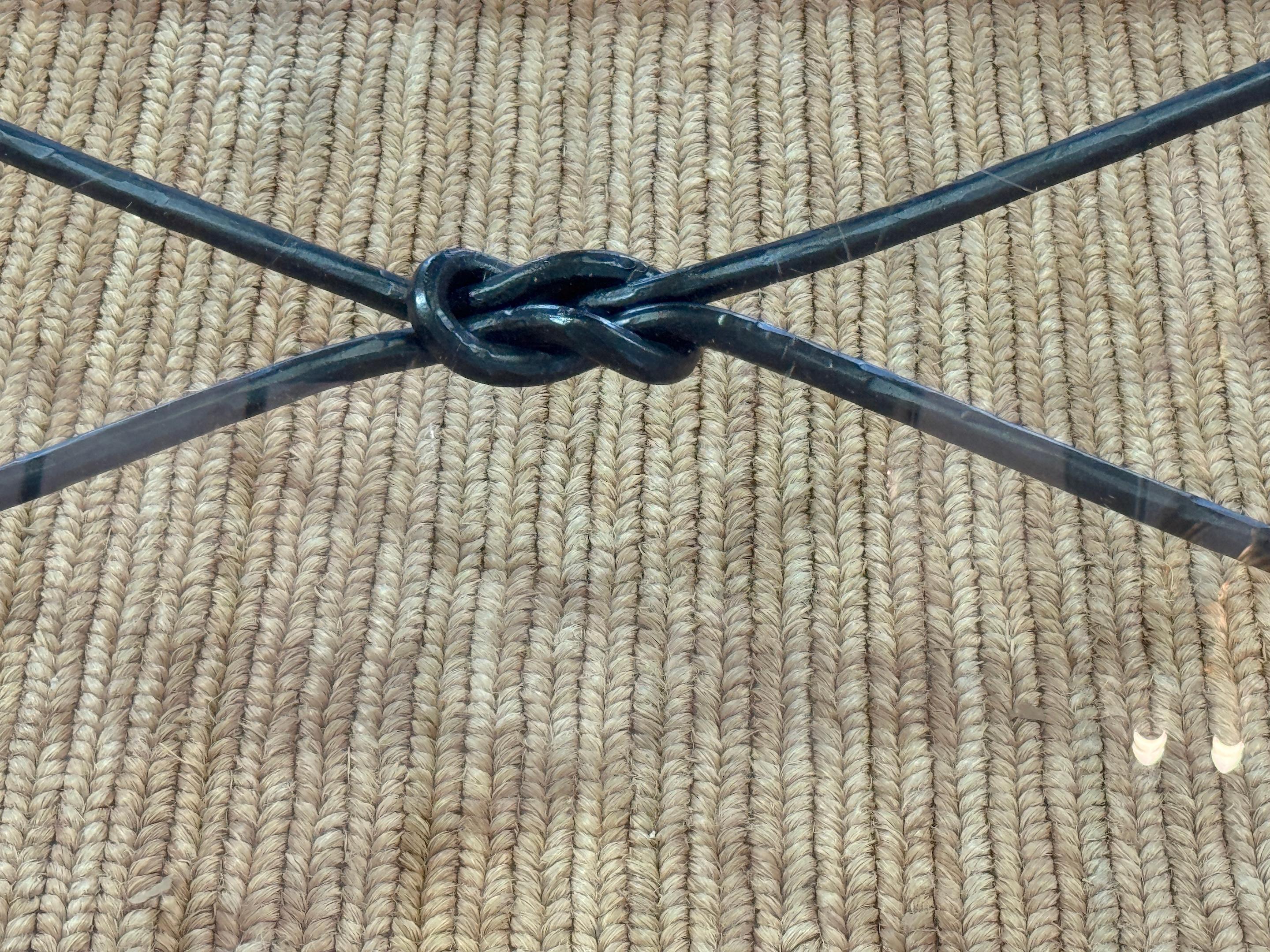 Monumentaler Serpent Couchtisch aus Schmiedeeisen und Glas nach Diego Giacometti (20. Jahrhundert) im Angebot