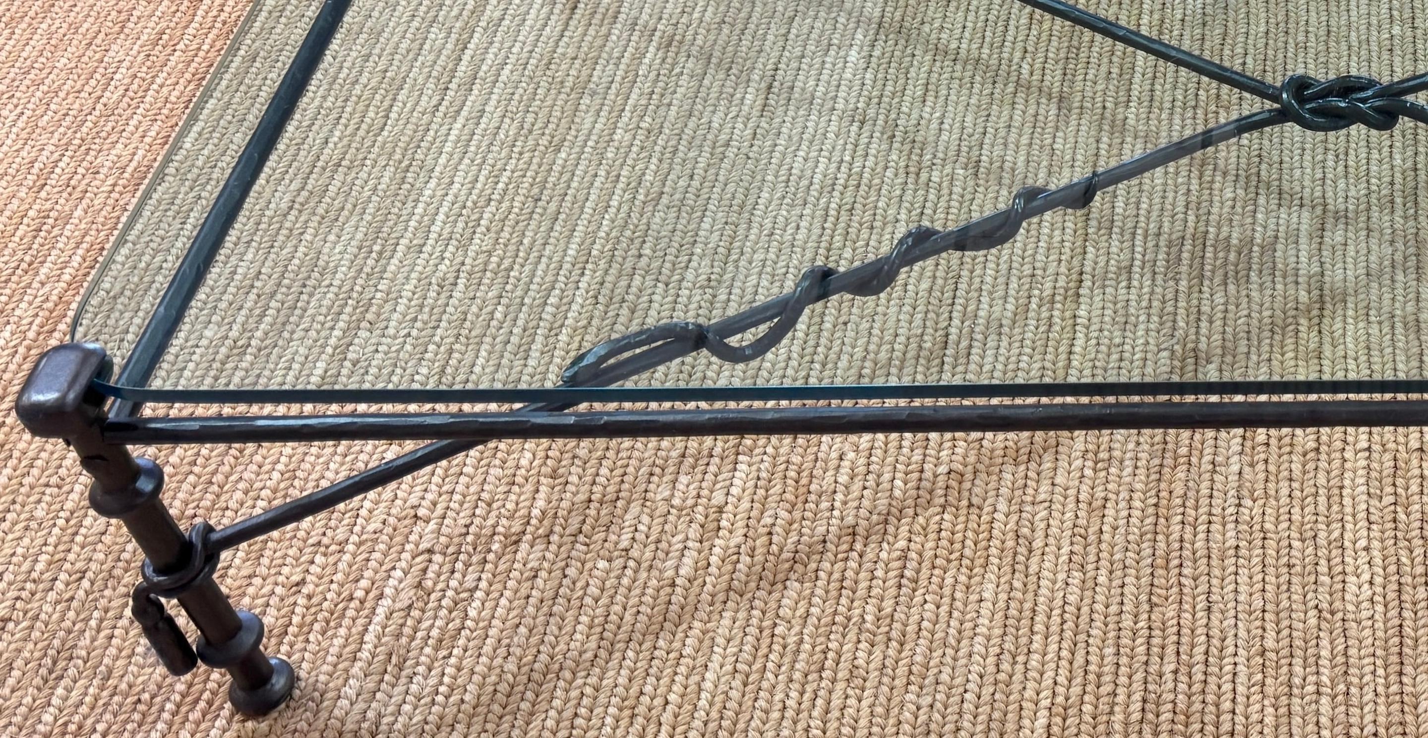 Monumentaler Serpent Couchtisch aus Schmiedeeisen und Glas nach Diego Giacometti im Angebot 2