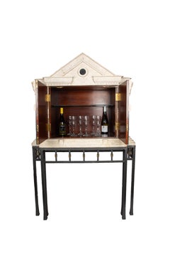 Monumental Bar en pierre fossile et marbre noir - Cabinet avec base en laiton et fer