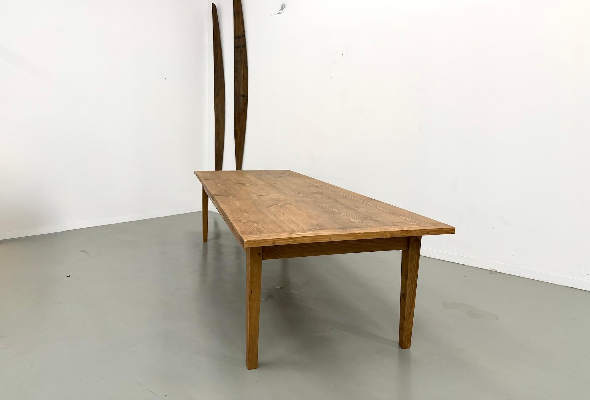 Monumentaler französischer 1970er Bauernhoftisch aus Kiefer - XXL (3,2m) (Französisch) im Angebot