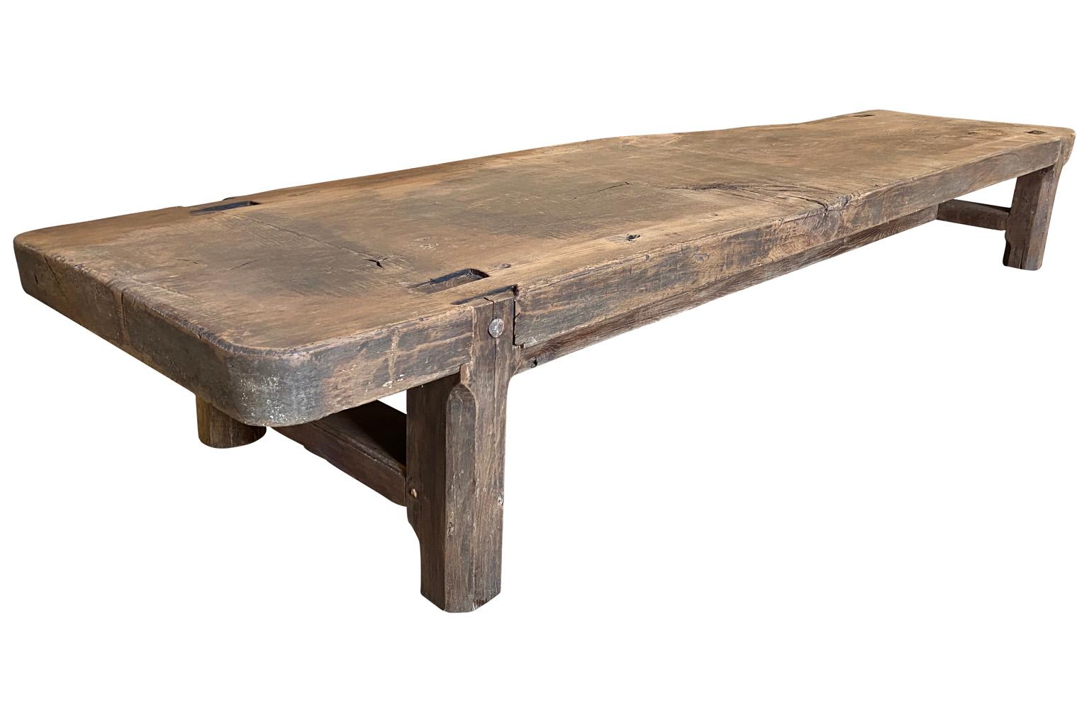 Chêne Table basse monumentale française du 19ème siècle, table basse en vente