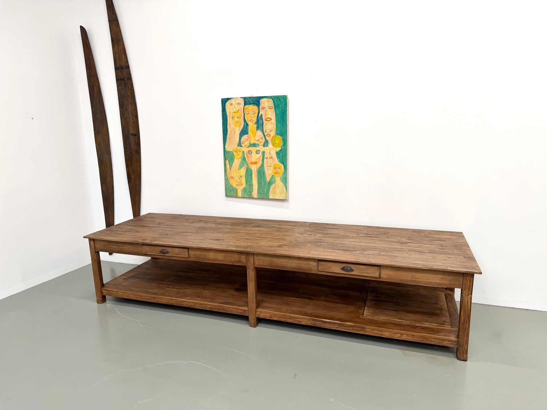 Table monumentale de drapier français, années 1950 en vente 8