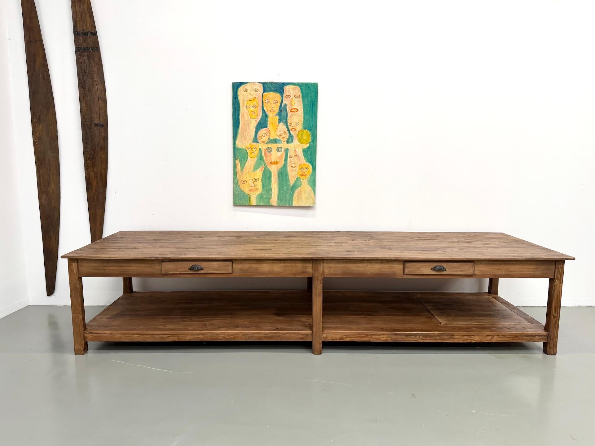 Provincial français Table monumentale de drapier français, années 1950 en vente