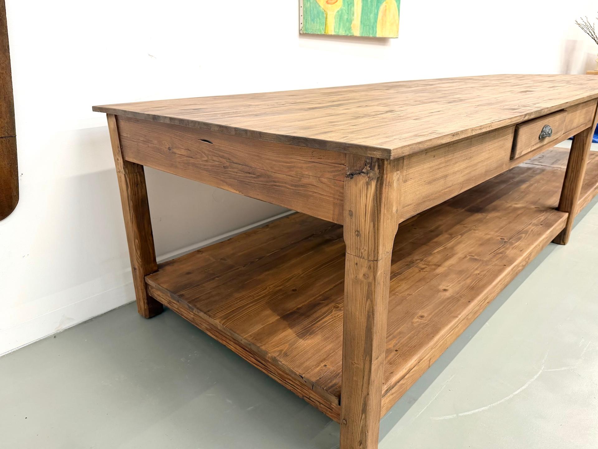 Table monumentale de drapier français, années 1950 Bon état - En vente à LYON, FR