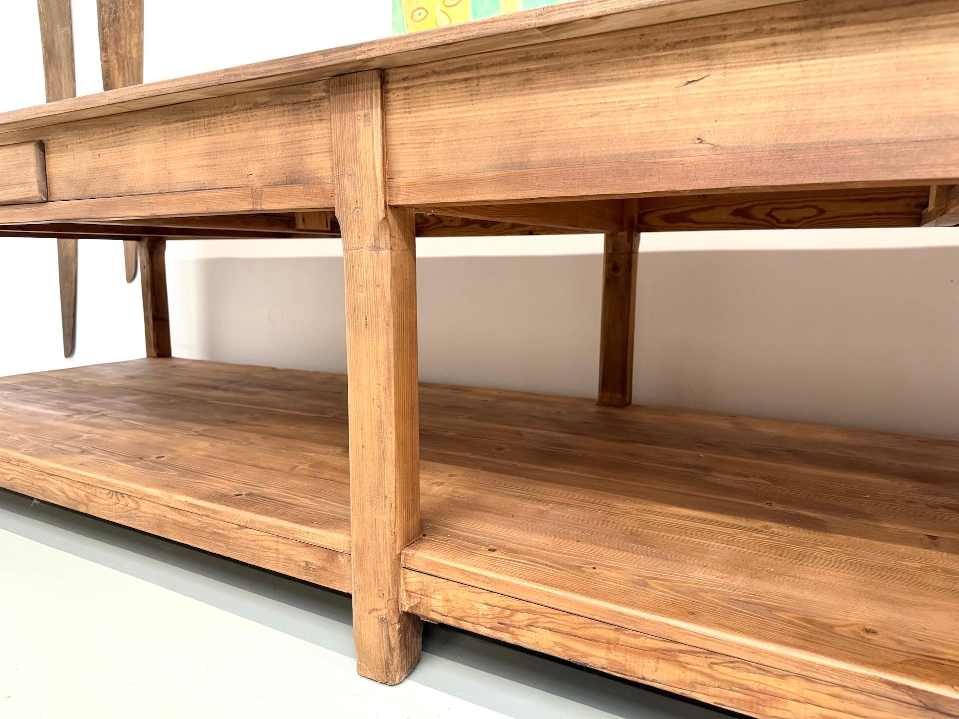 Table monumentale de drapier français, années 1950 en vente 2