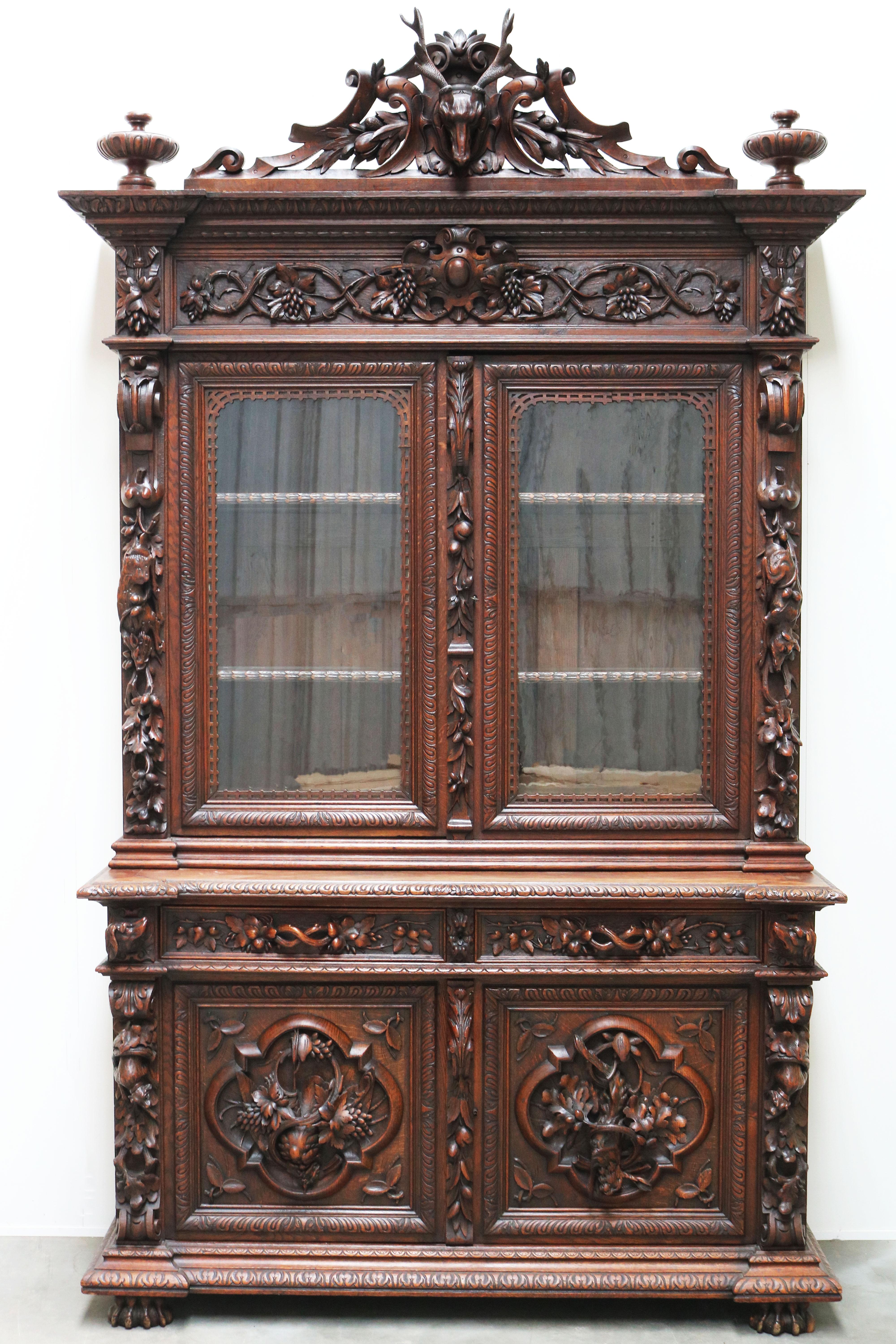 Rare Antique French Hunt Cabinet Renaissance Carved Oak Black Forest Bookcase  For Sale 4