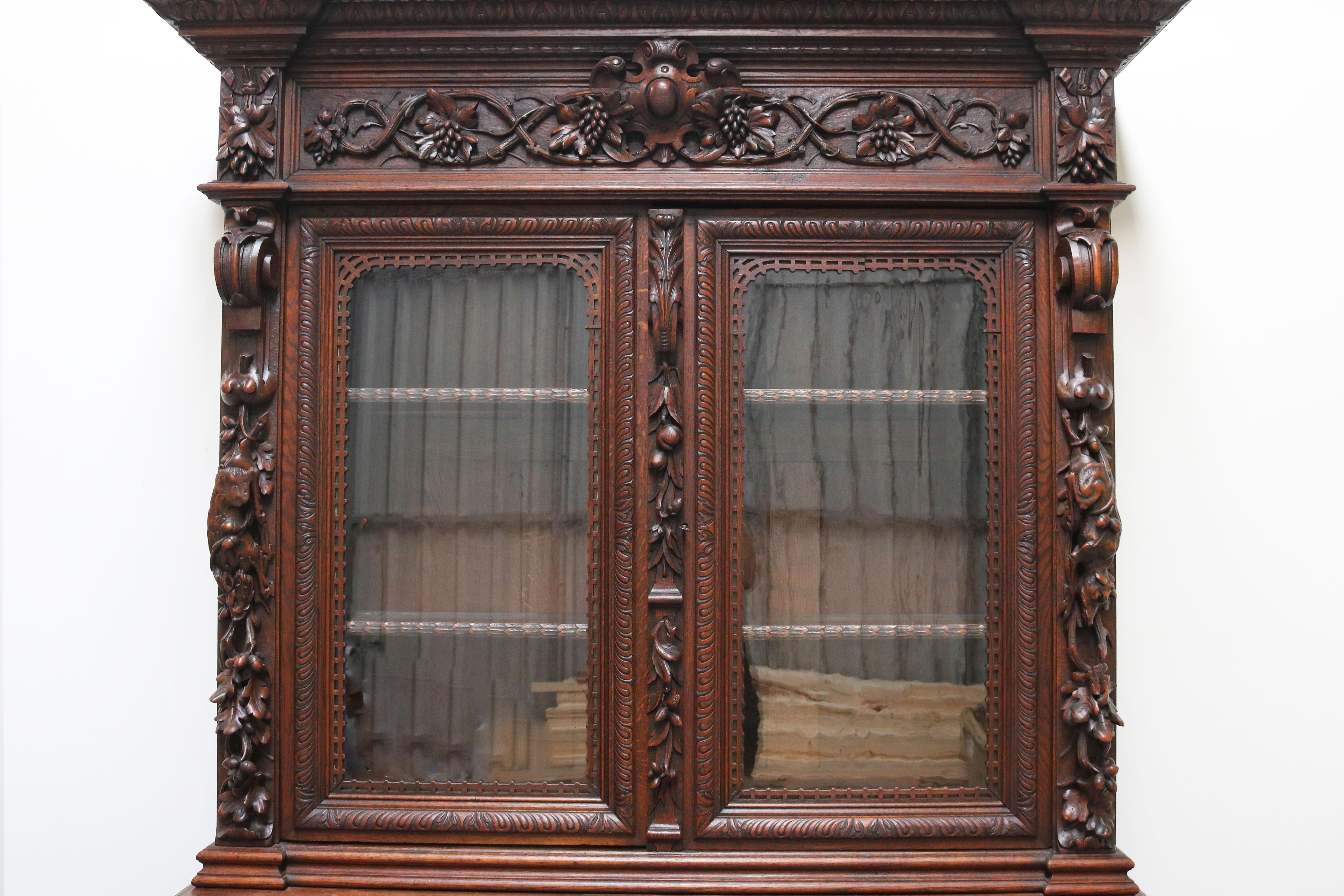 Rare Antique French Hunt Cabinet Renaissance Carved Oak Black Forest Bookcase  For Sale 6