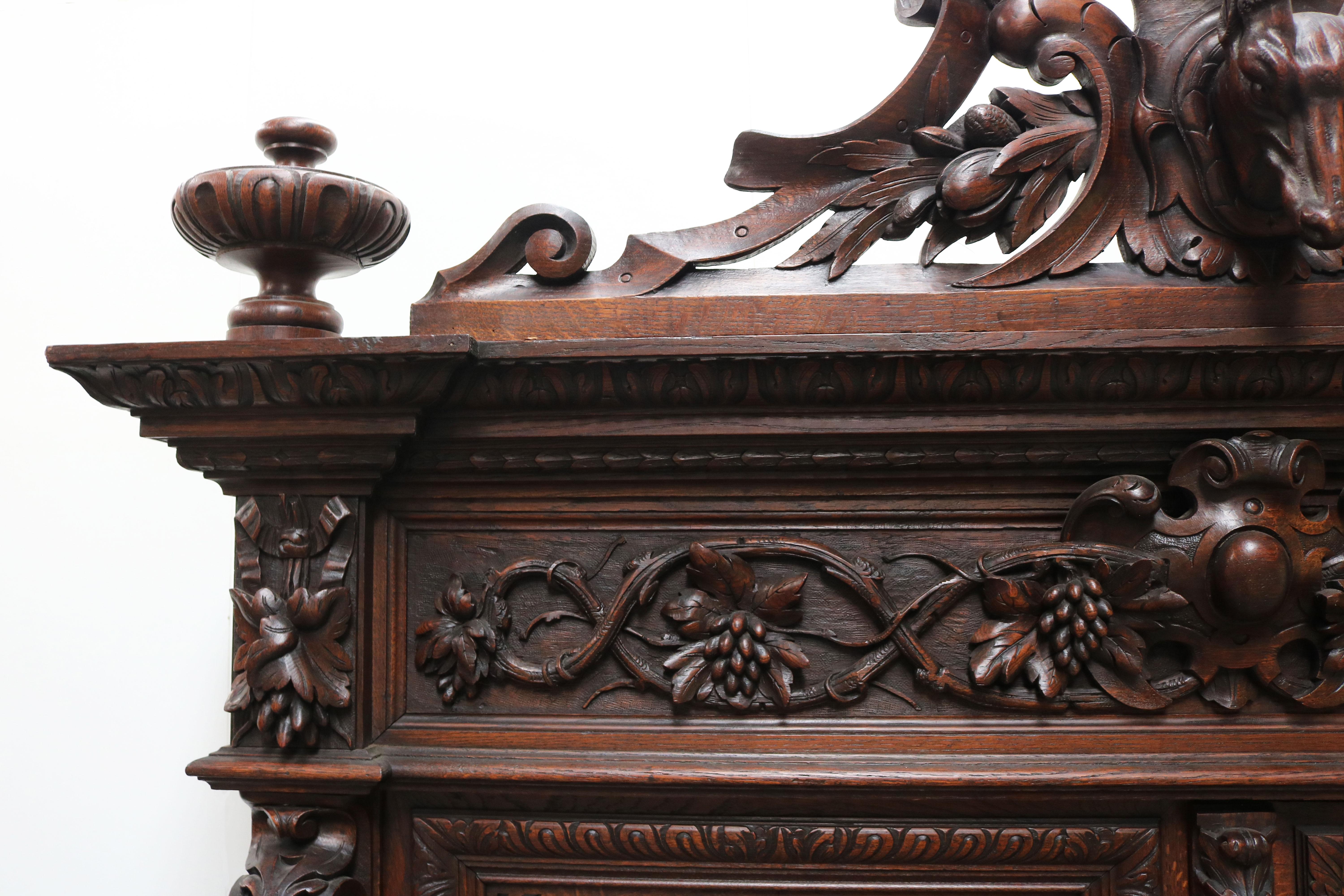 Rare Antique French Hunt Cabinet Renaissance Carved Oak Black Forest Bookcase  For Sale 9