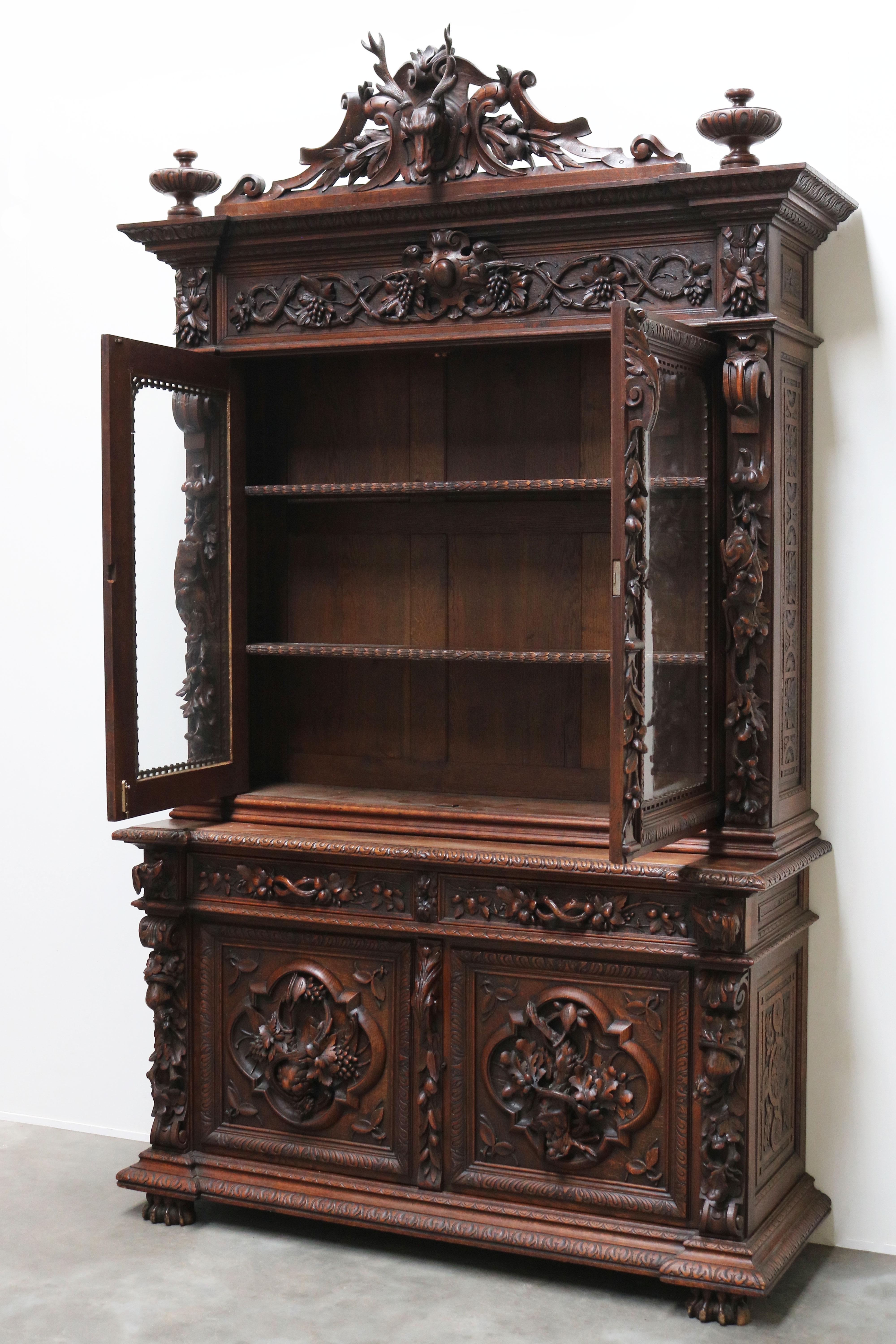 Rare Antique French Hunt Cabinet Renaissance Carved Oak Black Forest Bookcase  For Sale 10