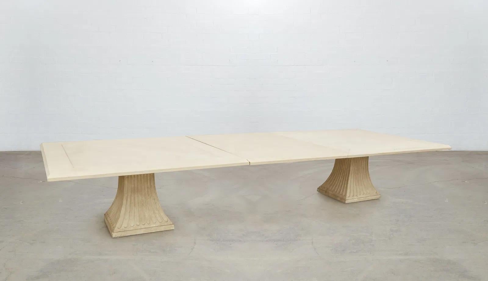 Mesa de comedor de jardín Monumental de piedra caliza francesa by Formaciones en venta 12