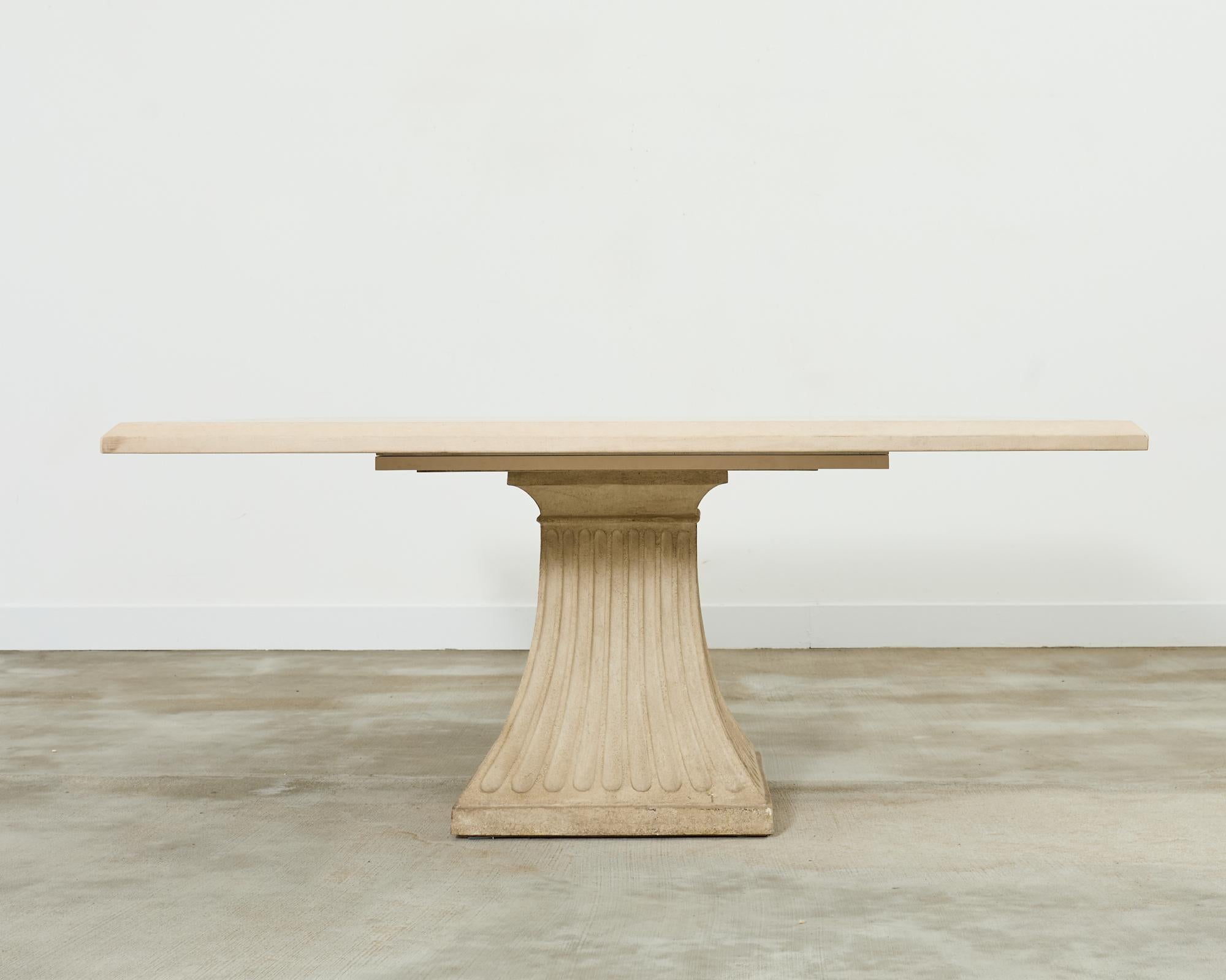 Mesa de comedor de jardín Monumental de piedra caliza francesa by Formaciones Neoclásico en venta
