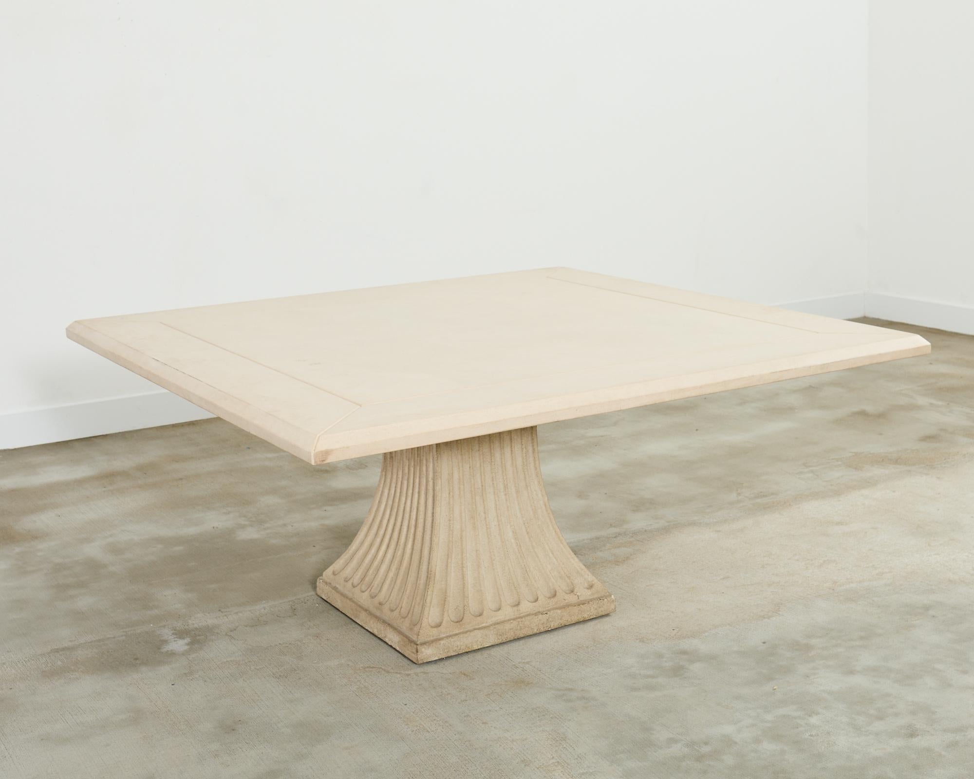 Mesa de comedor de jardín Monumental de piedra caliza francesa by Formaciones Estadounidense en venta