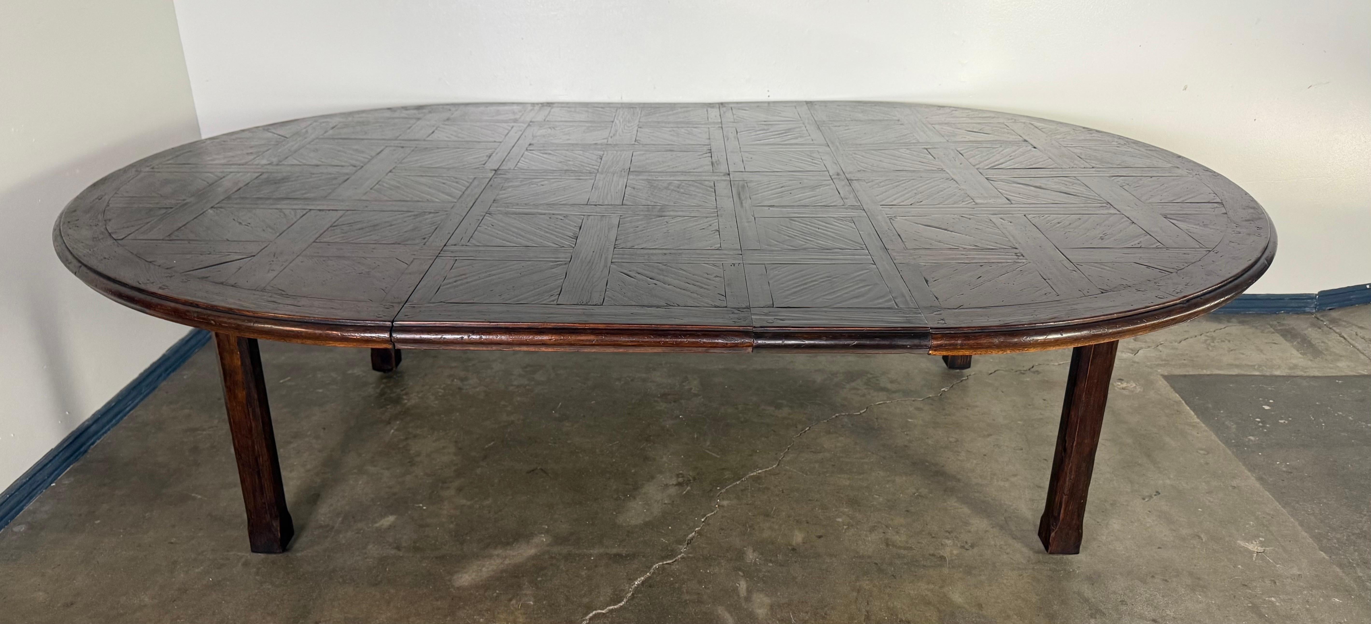 Mesa de comedor extensible de granja monumental de roble francés en Bueno estado para la venta en Los Angeles, CA