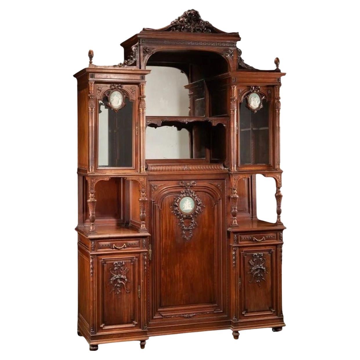 Monumentale mobile francese in noce di Mercier Frères con placche Wedgwood, 1880 ca. in vendita