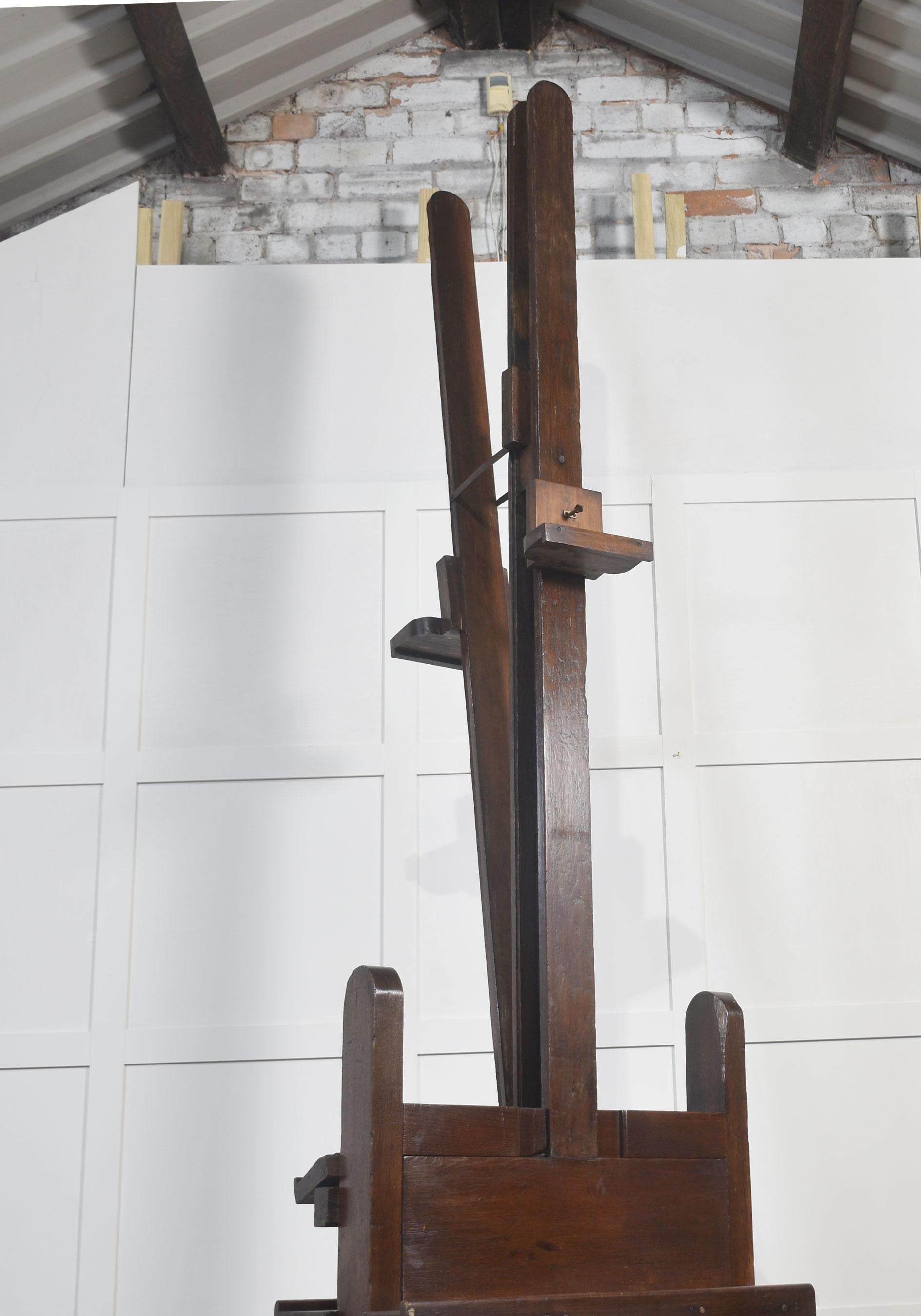 Monumental chevalet de studio en Oak entièrement réglable pour les artistes en vente 9