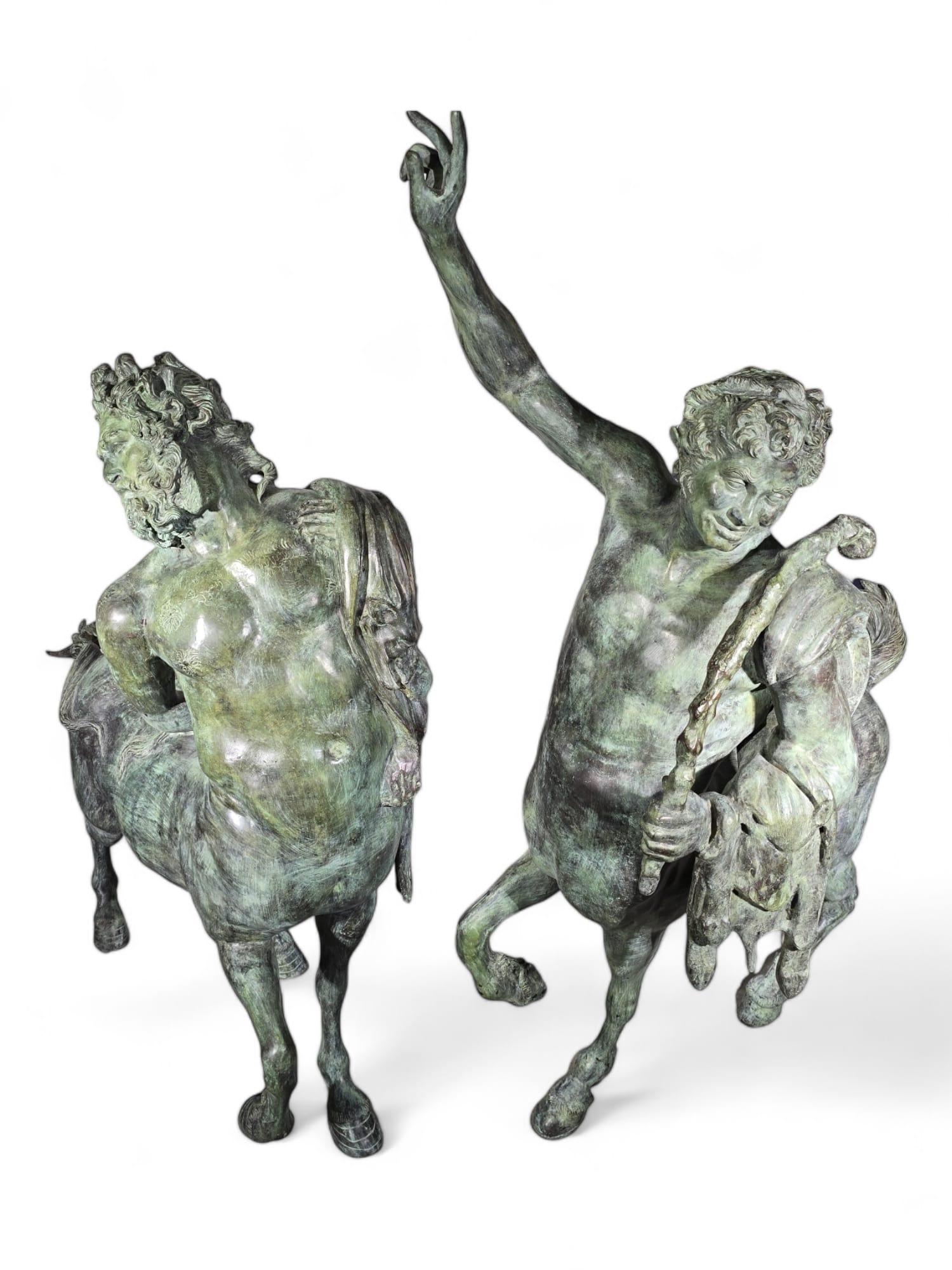 Metà XX secolo Monumentale Furietti Centauri in bronzo 160 cm in vendita