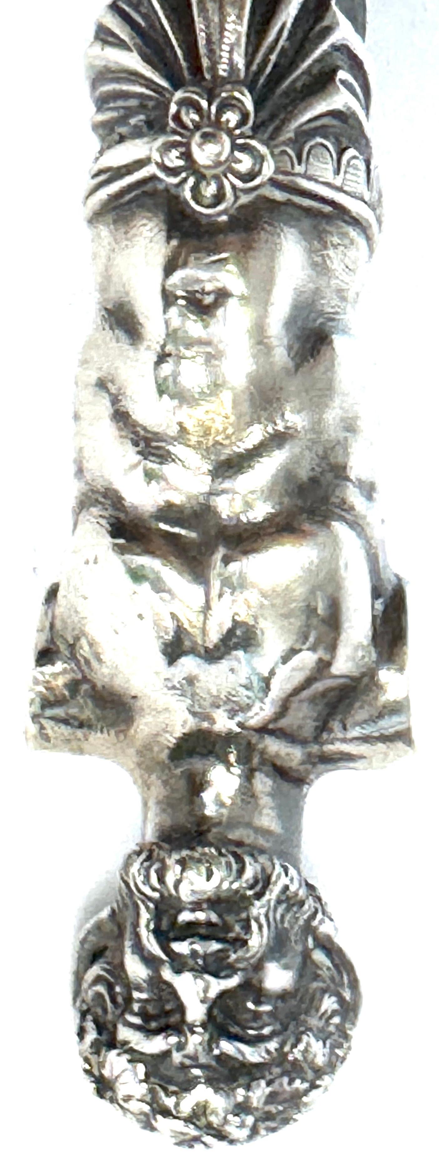 Argento Monumentale George Sharp per J.E. Caldwell & Co. Mestolo d'argento con moneta classica in vendita