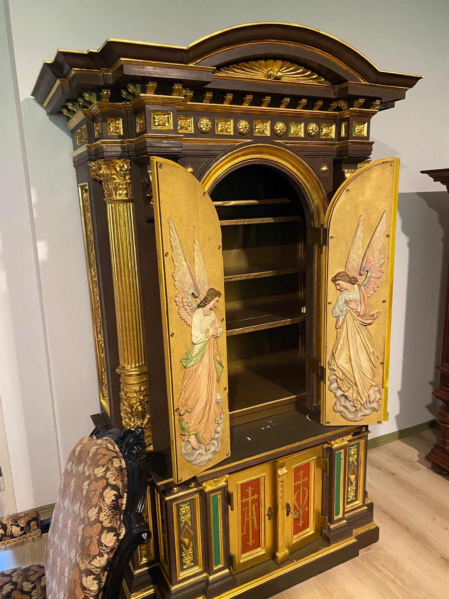 Monumental German Eclesiastical Cabinet of the 18th Century For Sale 3