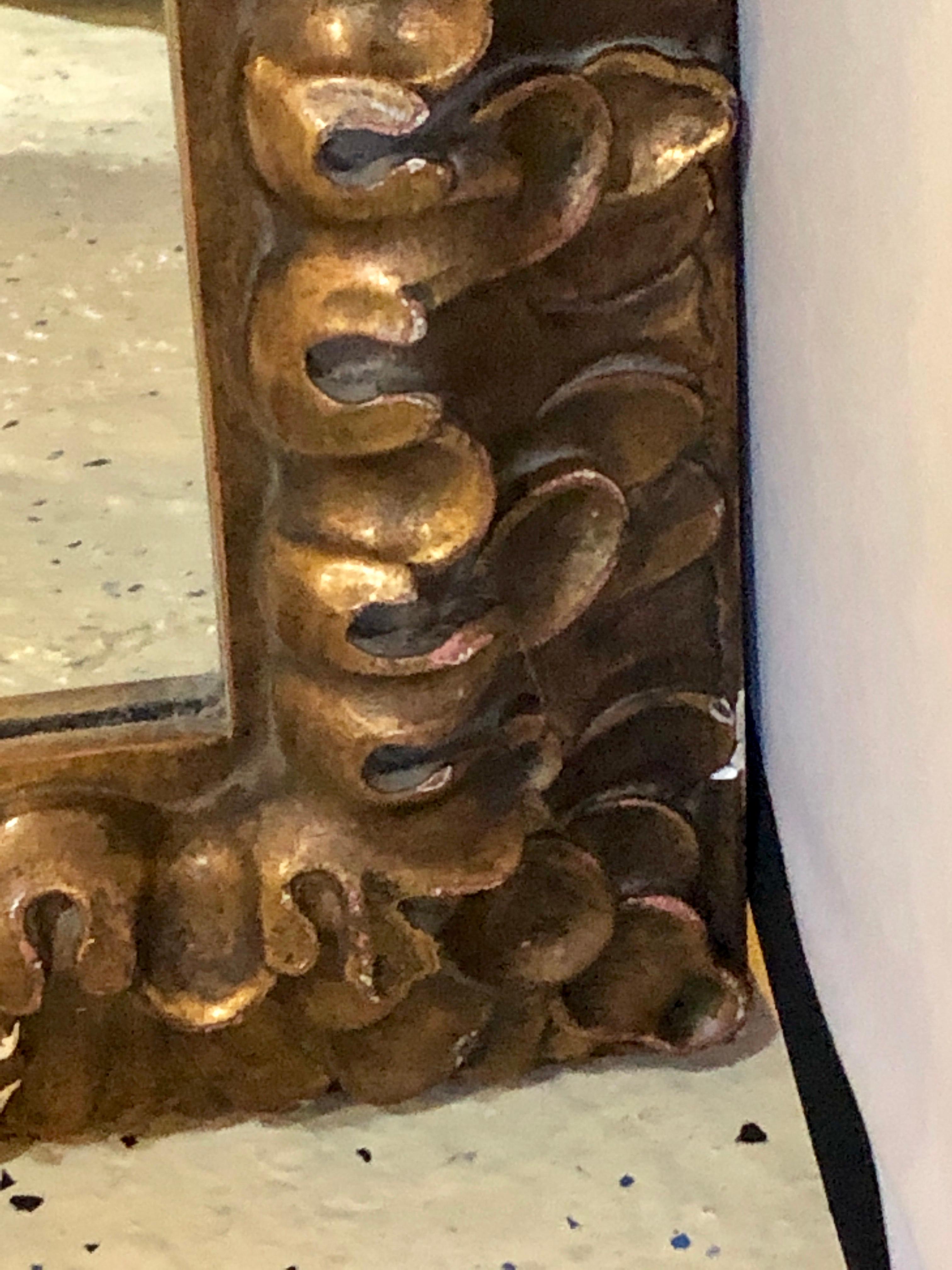 Monumental Gilt Gold Shell Carved Floor Mirror im Zustand „Gut“ in Stamford, CT