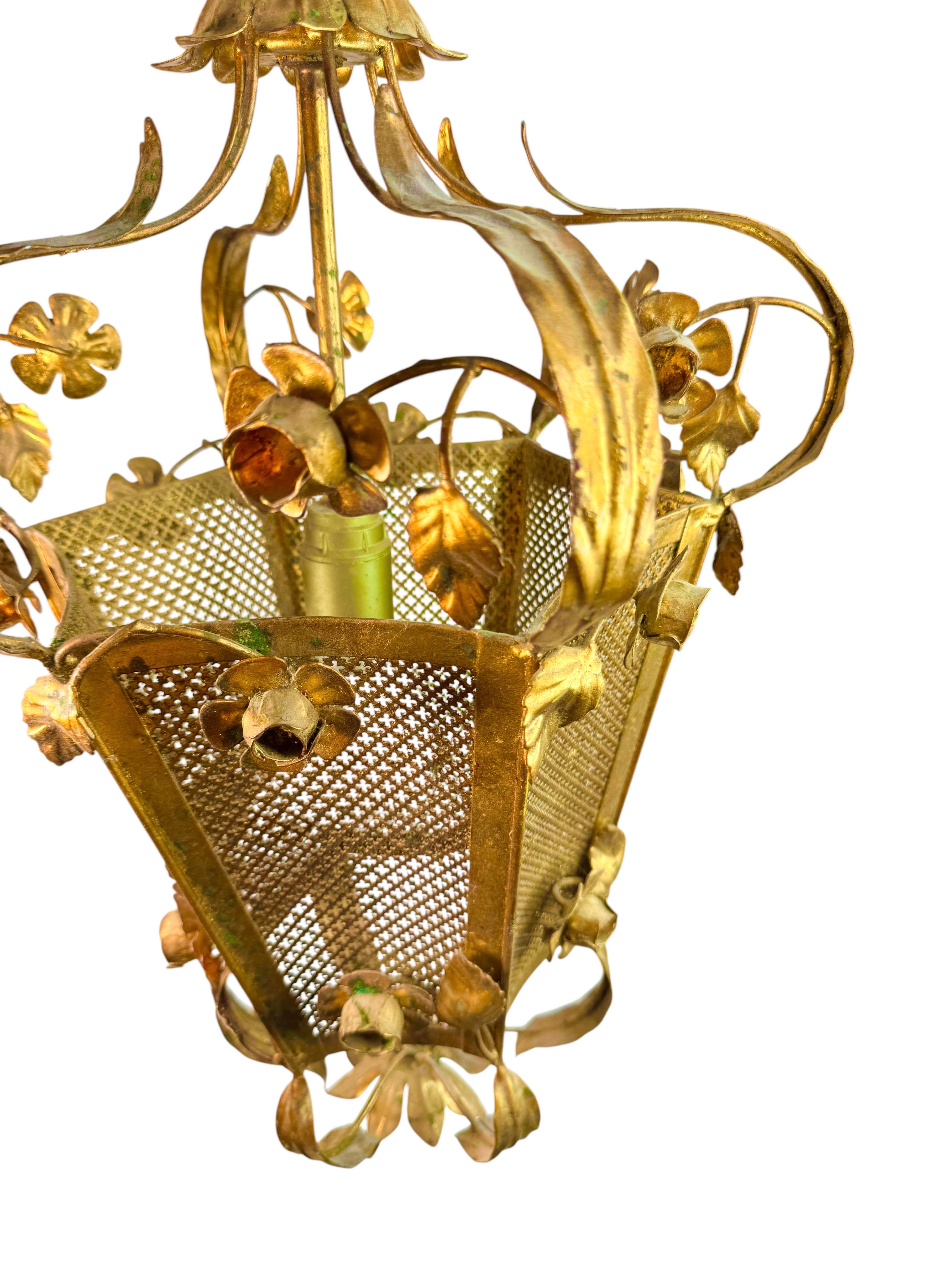 Monumental Lámpara Lámpara Colgante Flor Rosas Hoja Metal Dorado Koegl Tole en Bueno estado para la venta en Nuernberg, DE