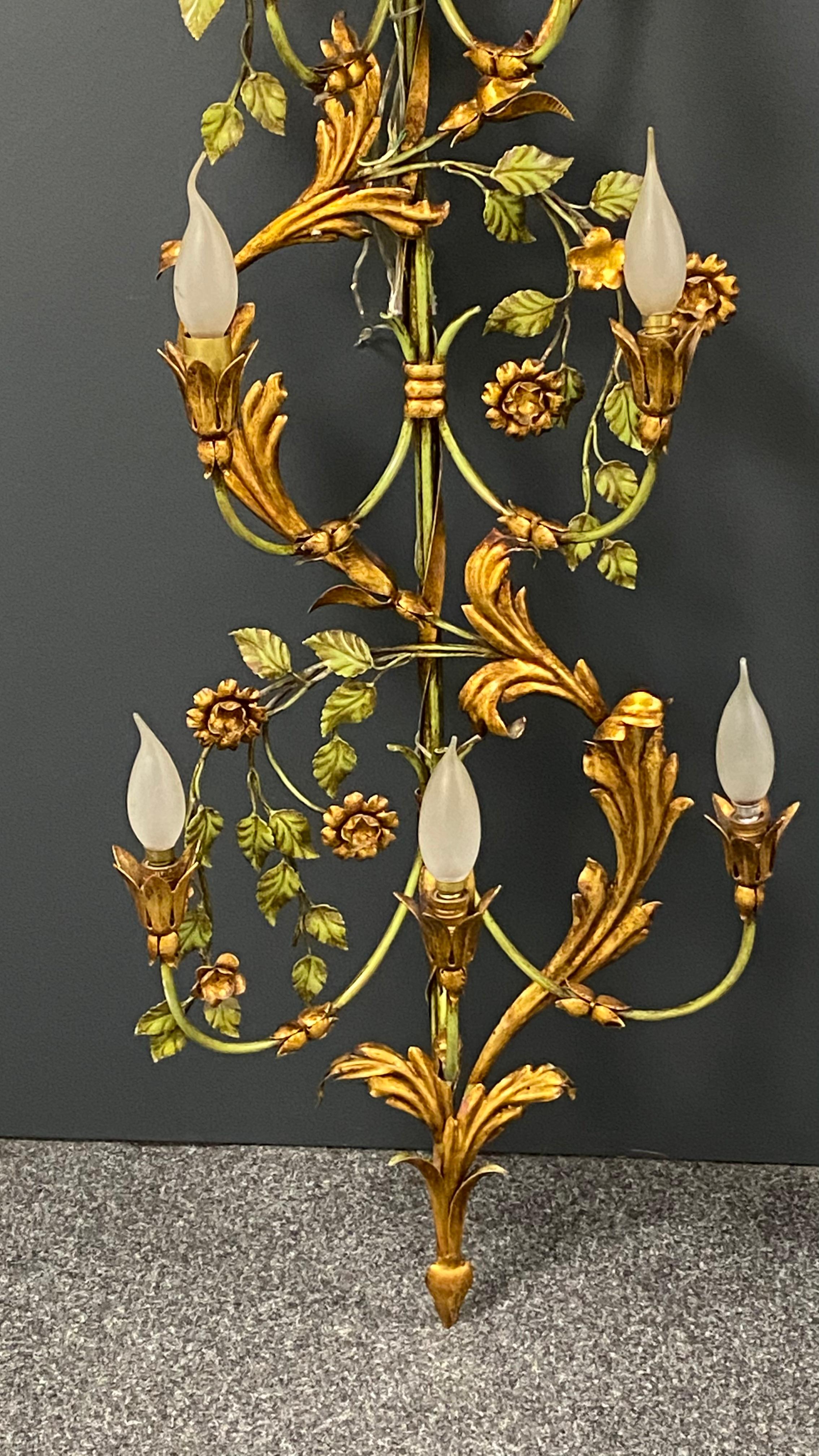 Monumental Gilt Metal Leafs Tole Hollywood Regency Sconce Palladio, Italy In Good Condition For Sale In Nuernberg, DE