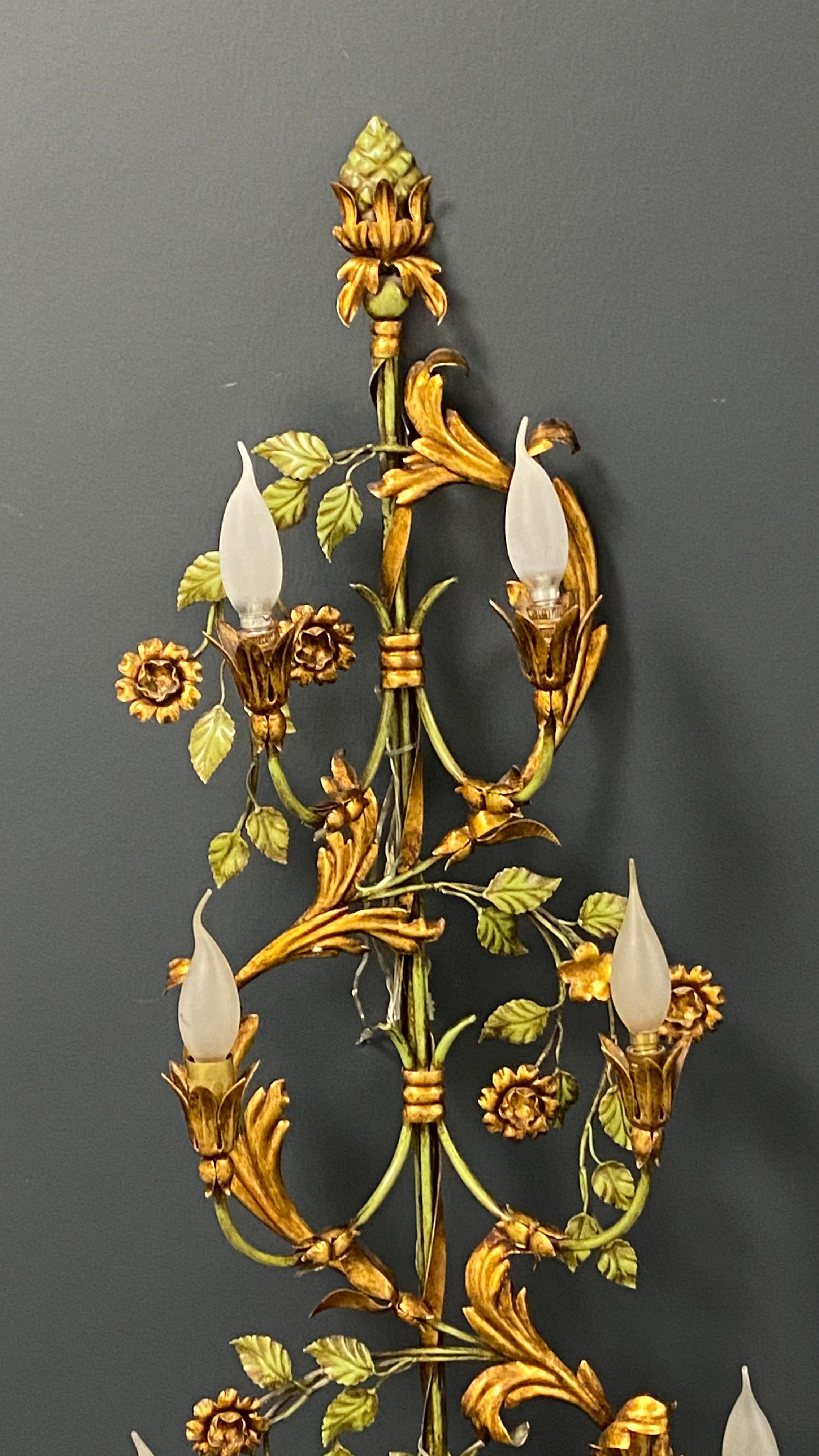 Monumental Gilt Metal Leafs Tole Hollywood Regency Sconce Palladio, Italy For Sale 1