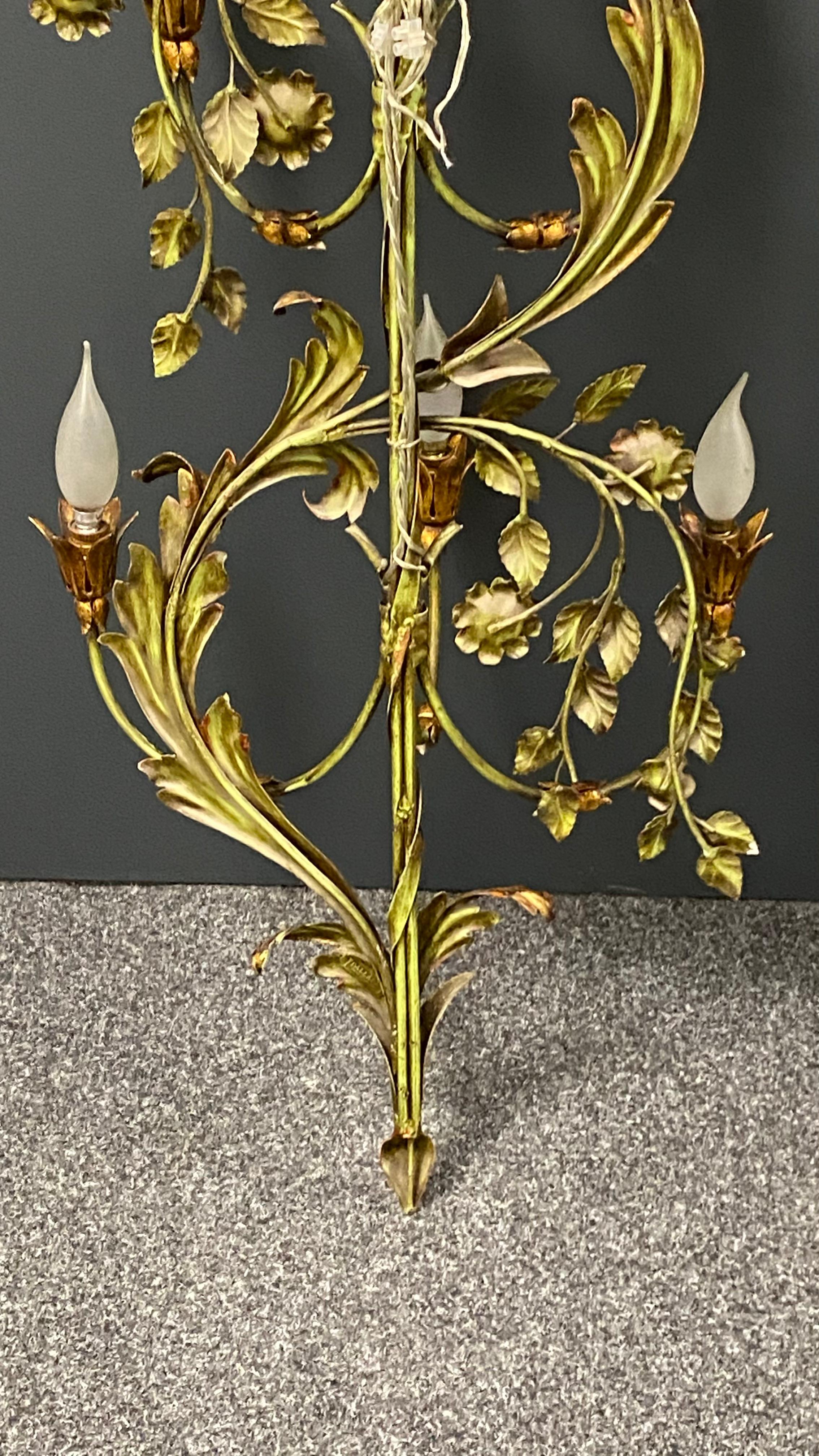 Monumental Gilt Metal Leafs Tole Hollywood Regency Sconce Palladio, Italy For Sale 3
