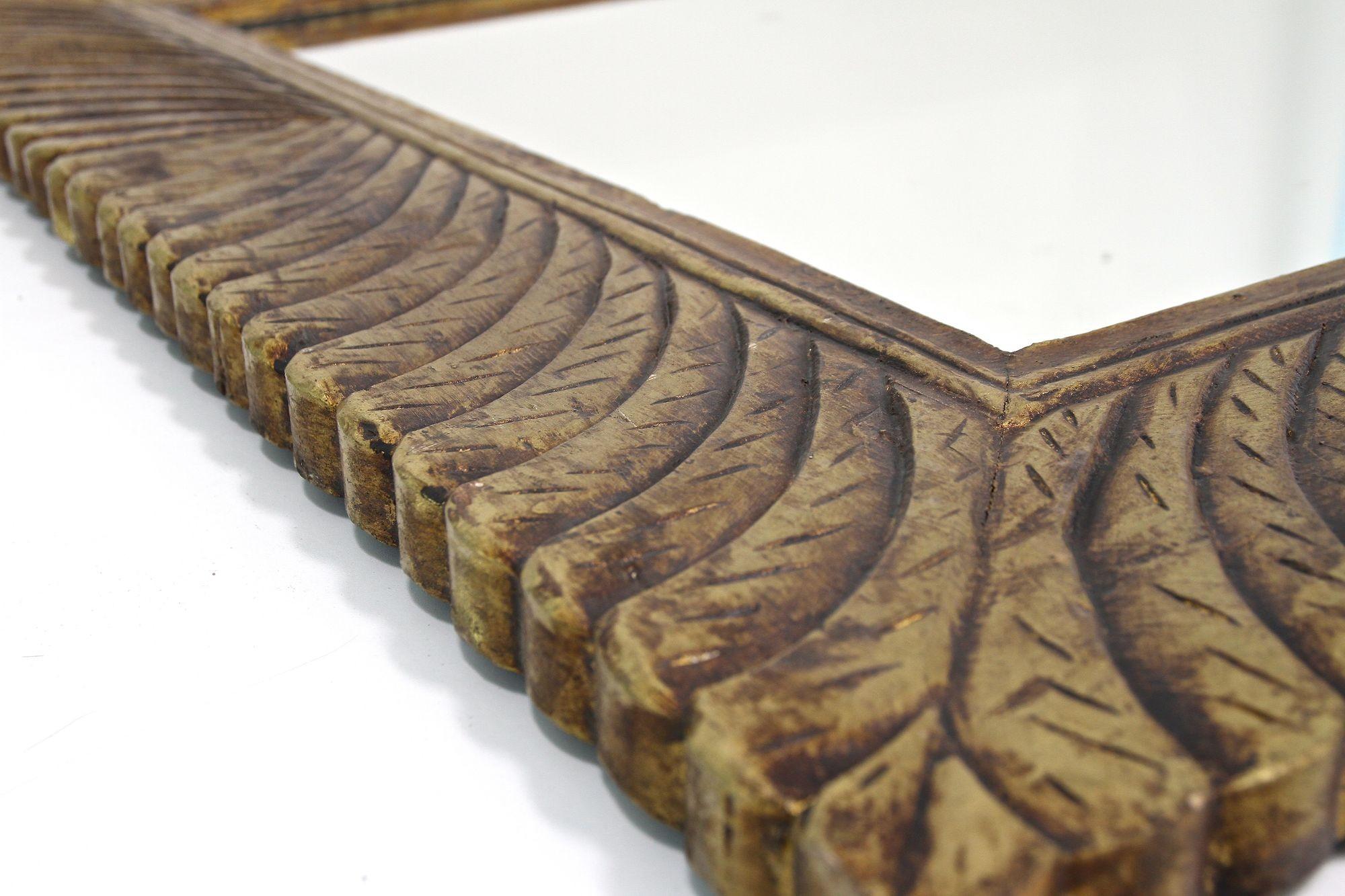 Monumental Gilt Mid Century Wall Mirror, Handcarved, Italy circa 1940/50 For Sale 5