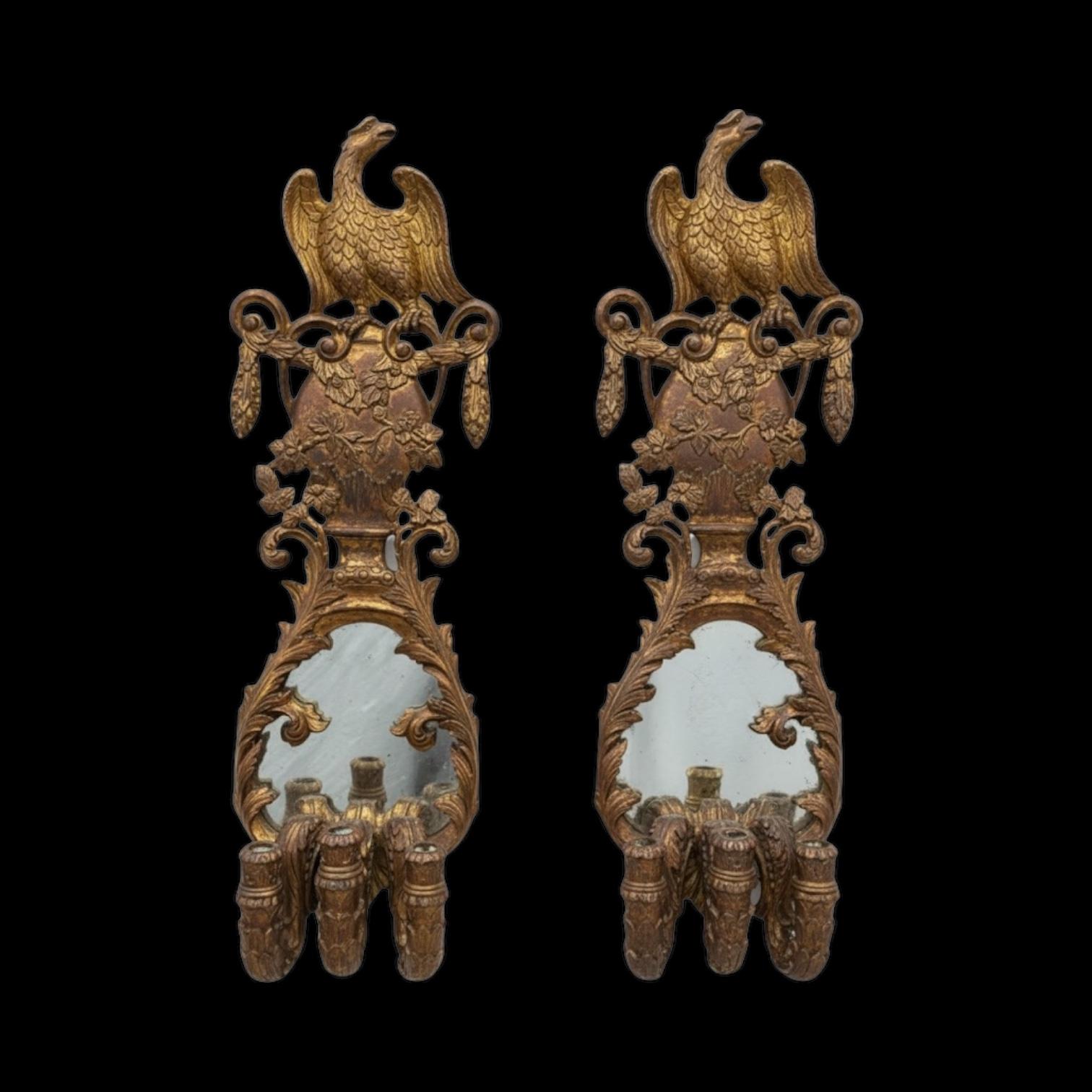 Specchiere a forma di aquila in stile neoclassico monumentale in legno dorato Feder - Coppia in vendita 1