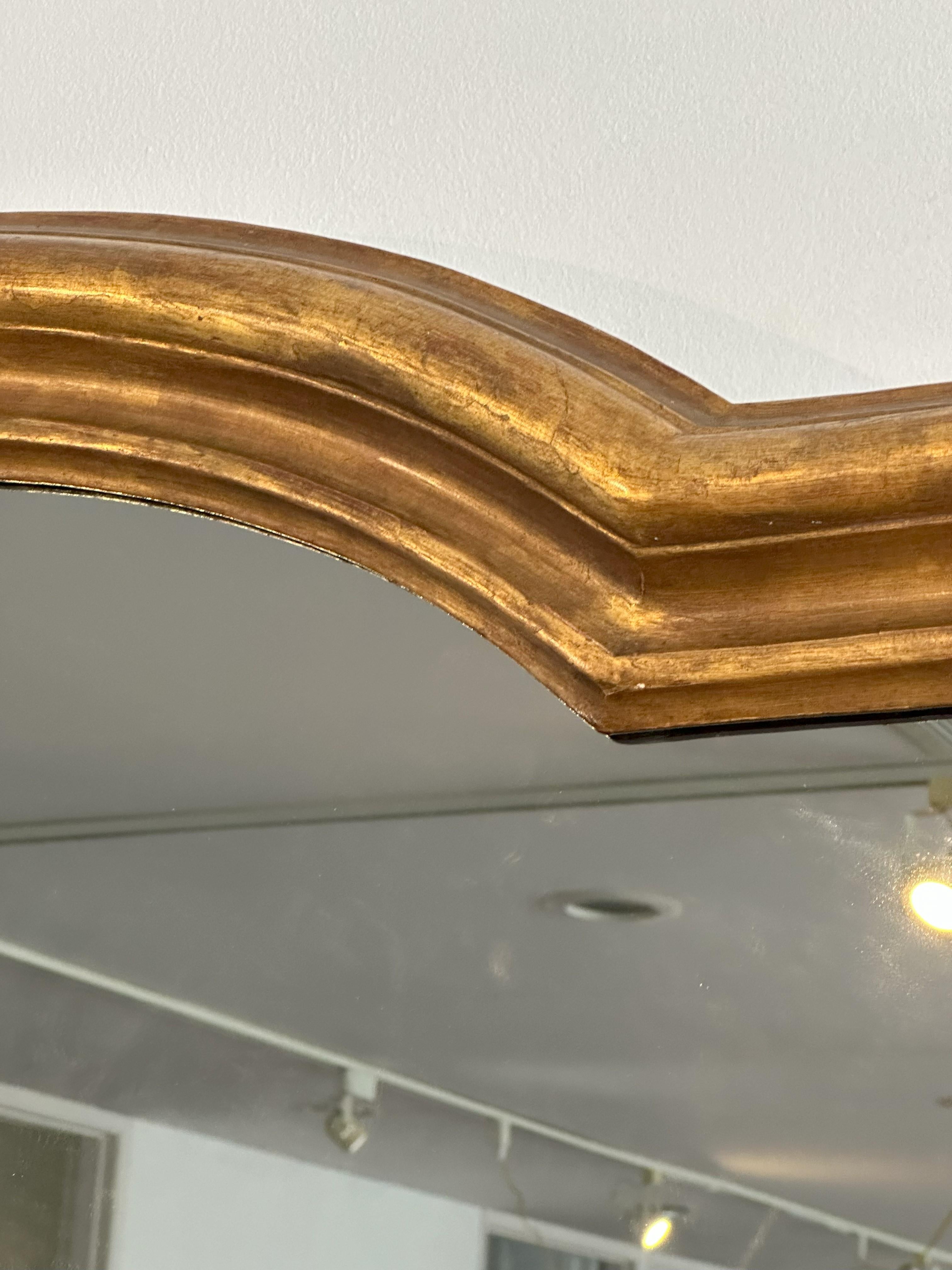 Legno dorato Specchio monumentale in legno dorato - CIRCA 1840 in vendita